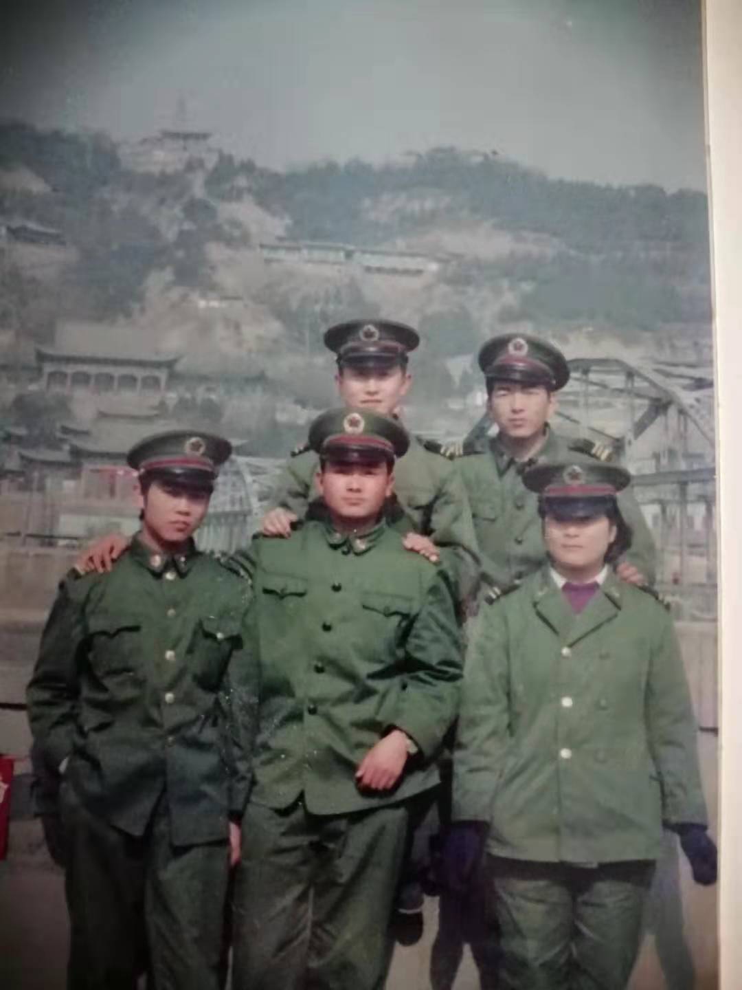 憶往昔  回味戰友情