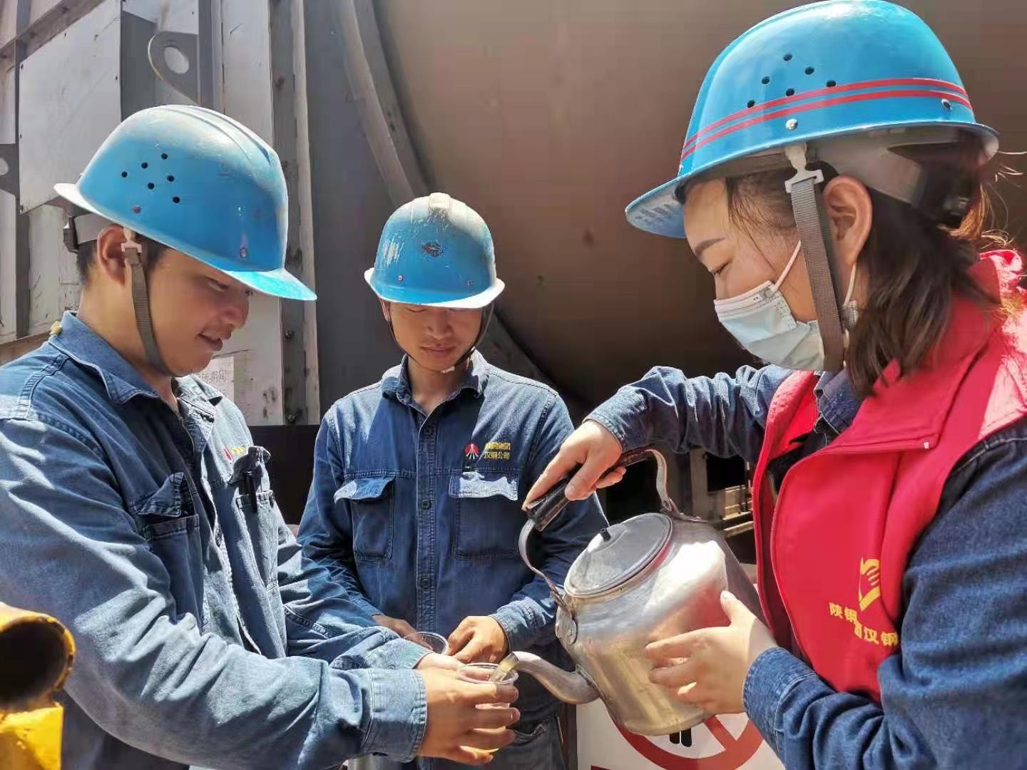 情系職工辦實事 凝心聚力“度”發展 情系職工辦實事 凝心聚力“度”發展