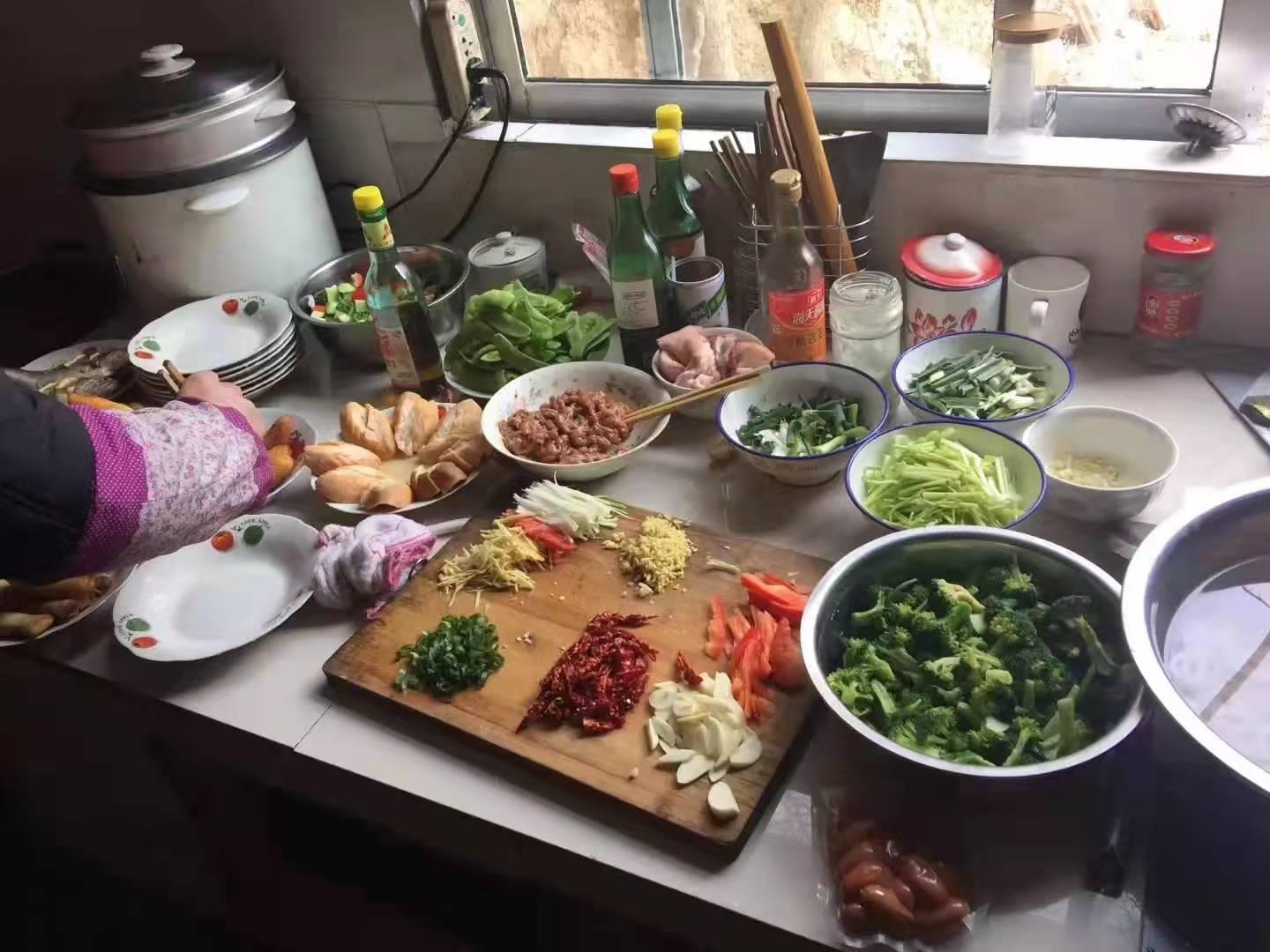 光影重疊，讓“團圓年”留在瞬間