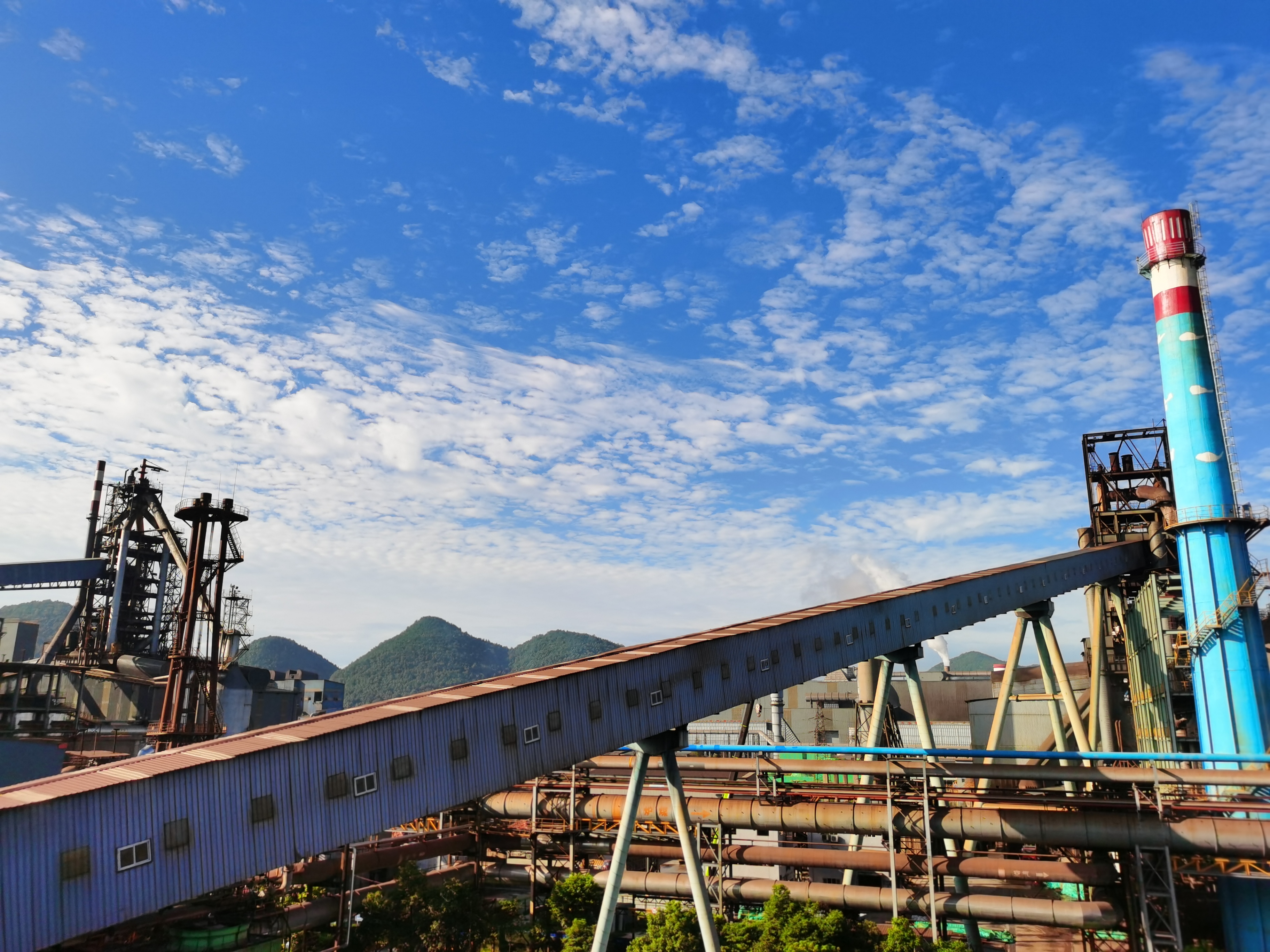 “黨建紅”引領(lǐng)“生態(tài)綠”繪就美麗煉鐵新畫卷