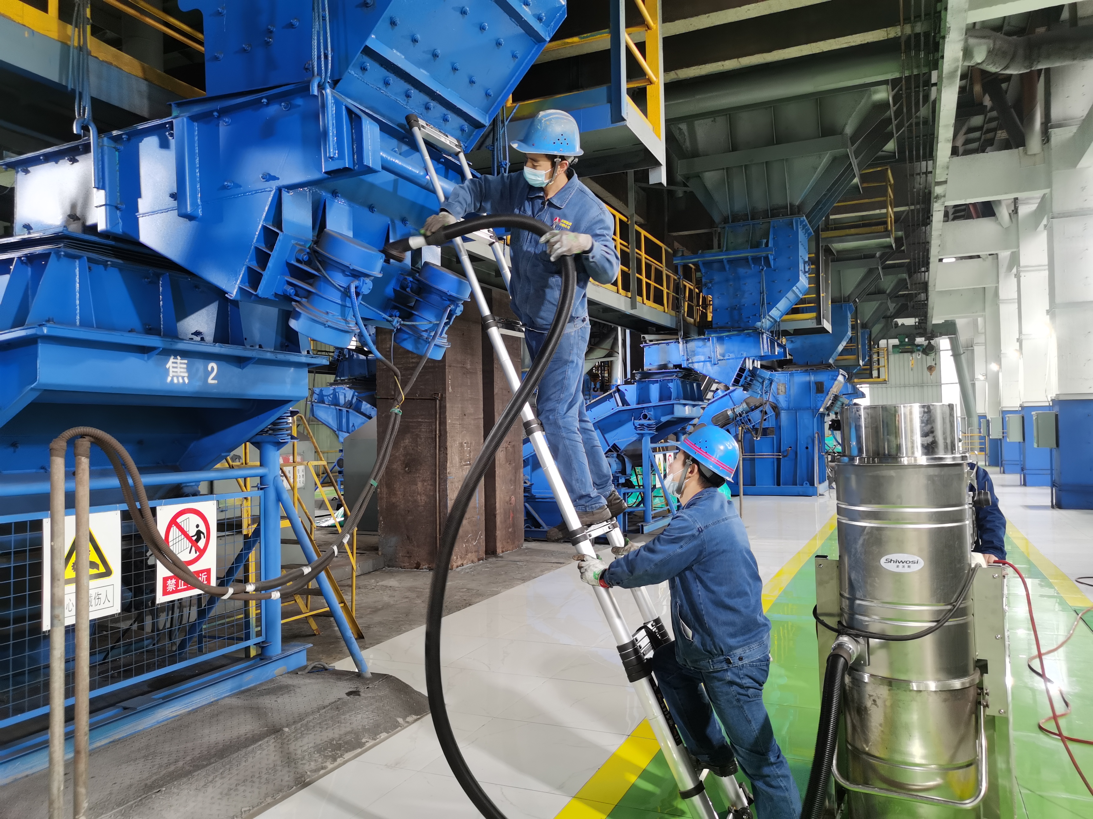 “黨建紅”引領(lǐng)“生態(tài)綠”繪就美麗煉鐵新畫卷