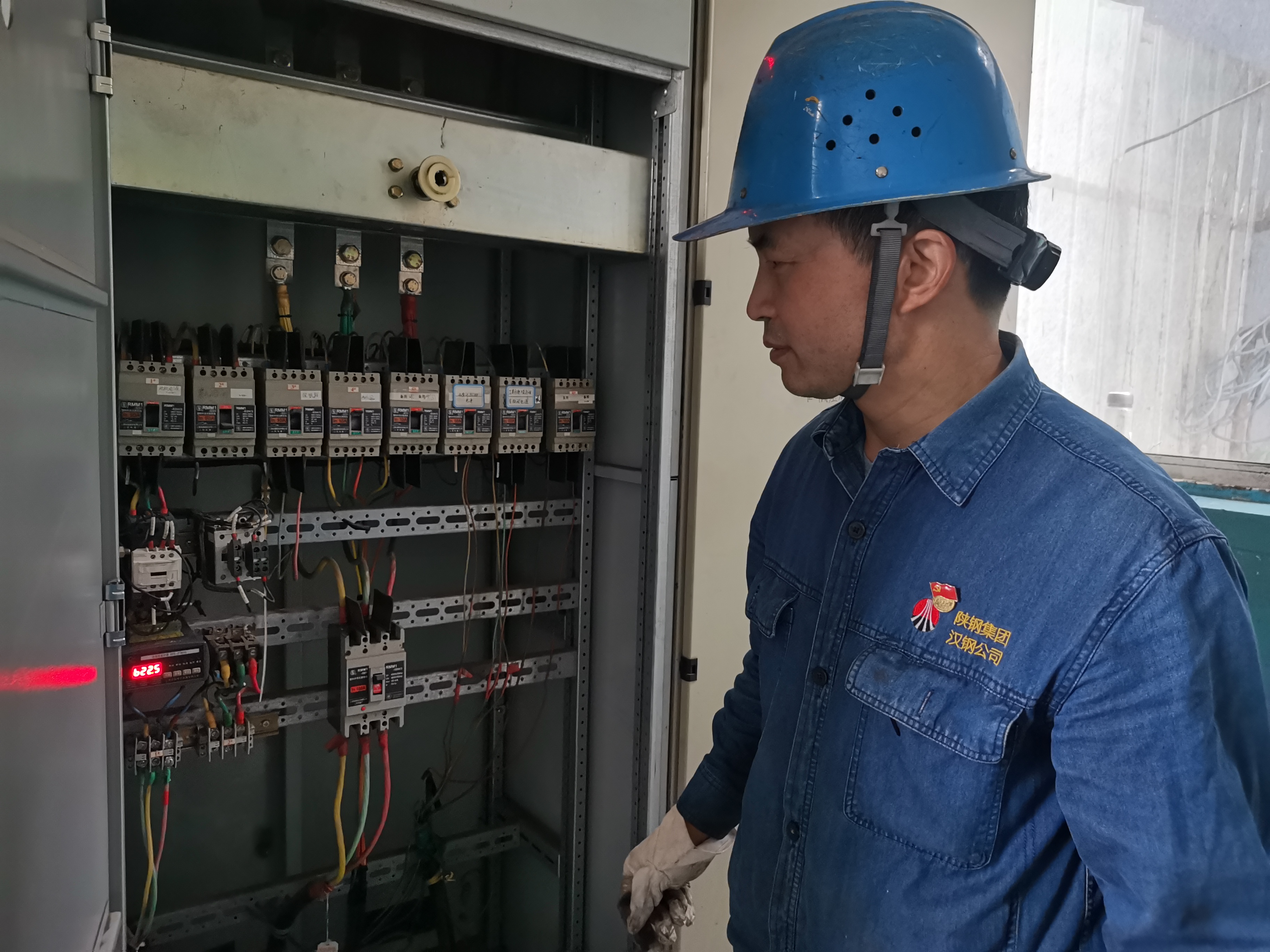 算好小細(xì)帳,做“活”電文章 算好小細(xì)帳,做“活”電文章