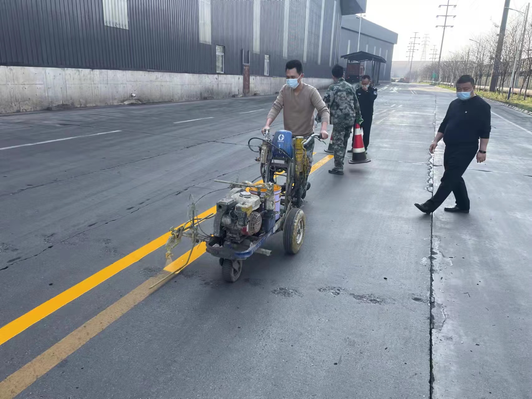 ���l(w��i)���顰�Ĳ������¡��Ϻý�ͨ��ȫ�i