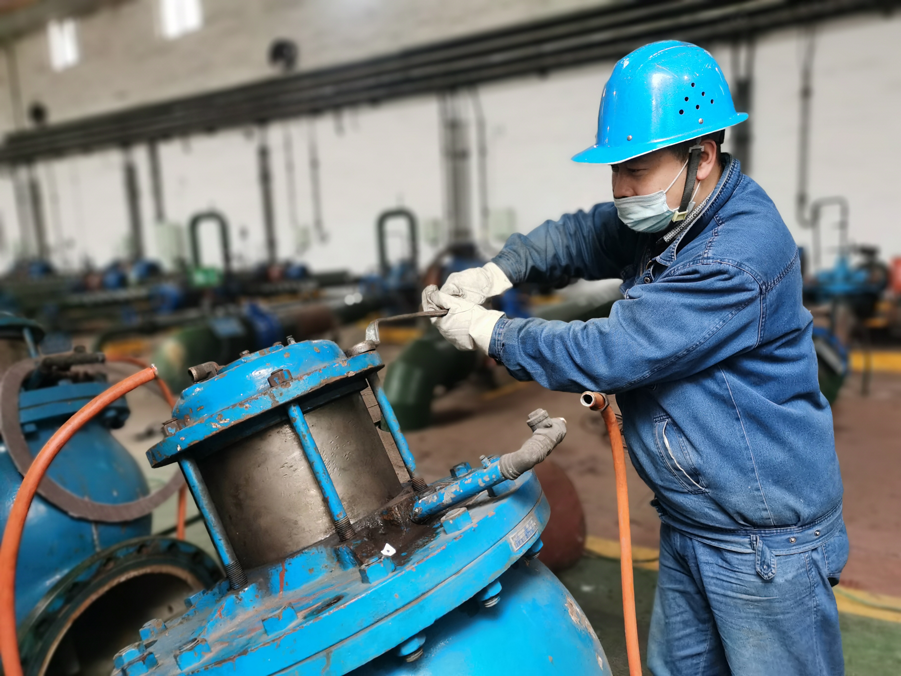 鉚足干勁向前沖,凝心聚力向未來 鉚足干勁向前沖,凝心聚力向未來