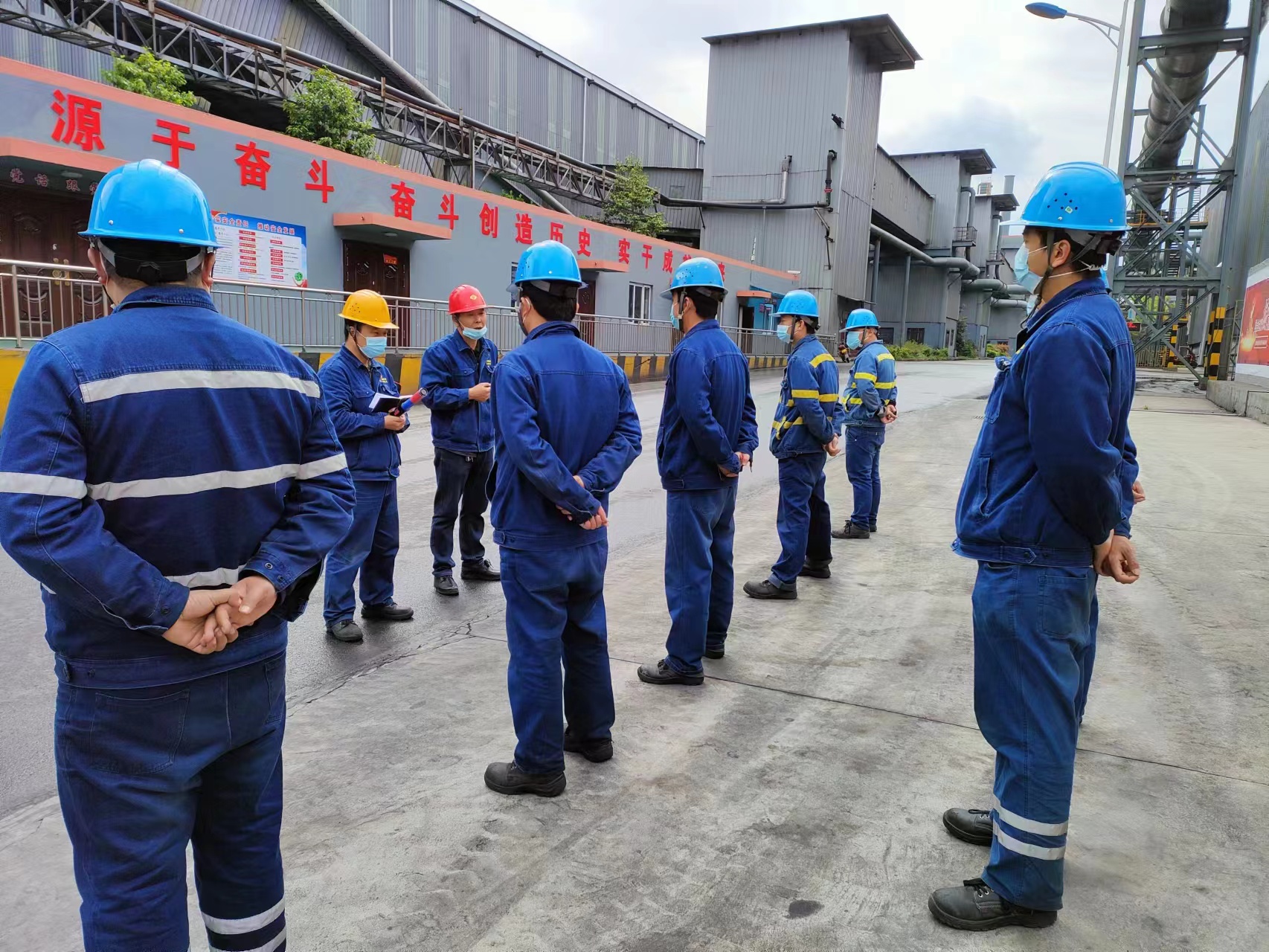 聚焦“三個注重” 夯實班組安全根基 聚焦“三個注重” 夯實班組安全根基