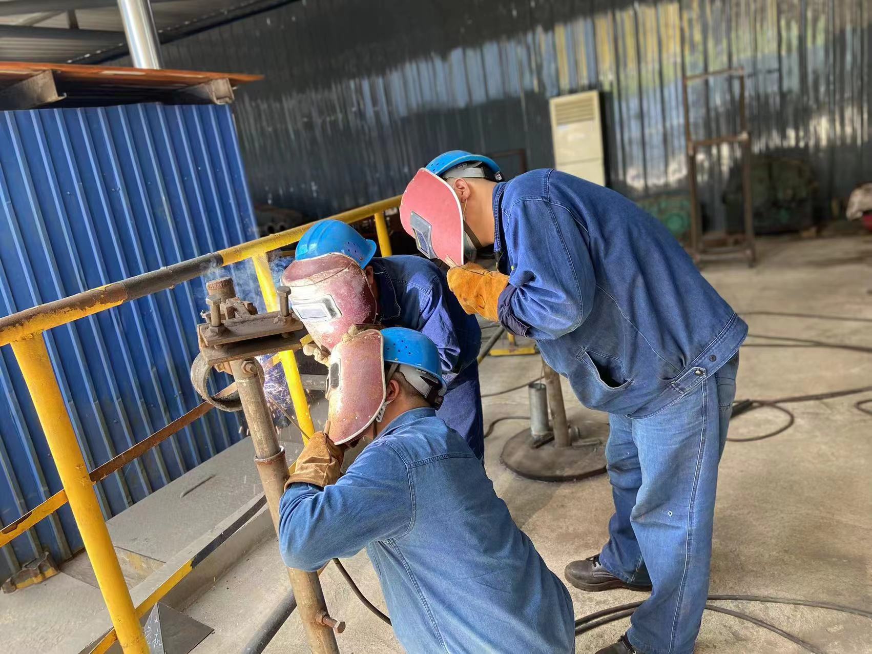 ��ܛ���Ļ����조Ӳ���(du��)��һ·�߸����M(j��n)