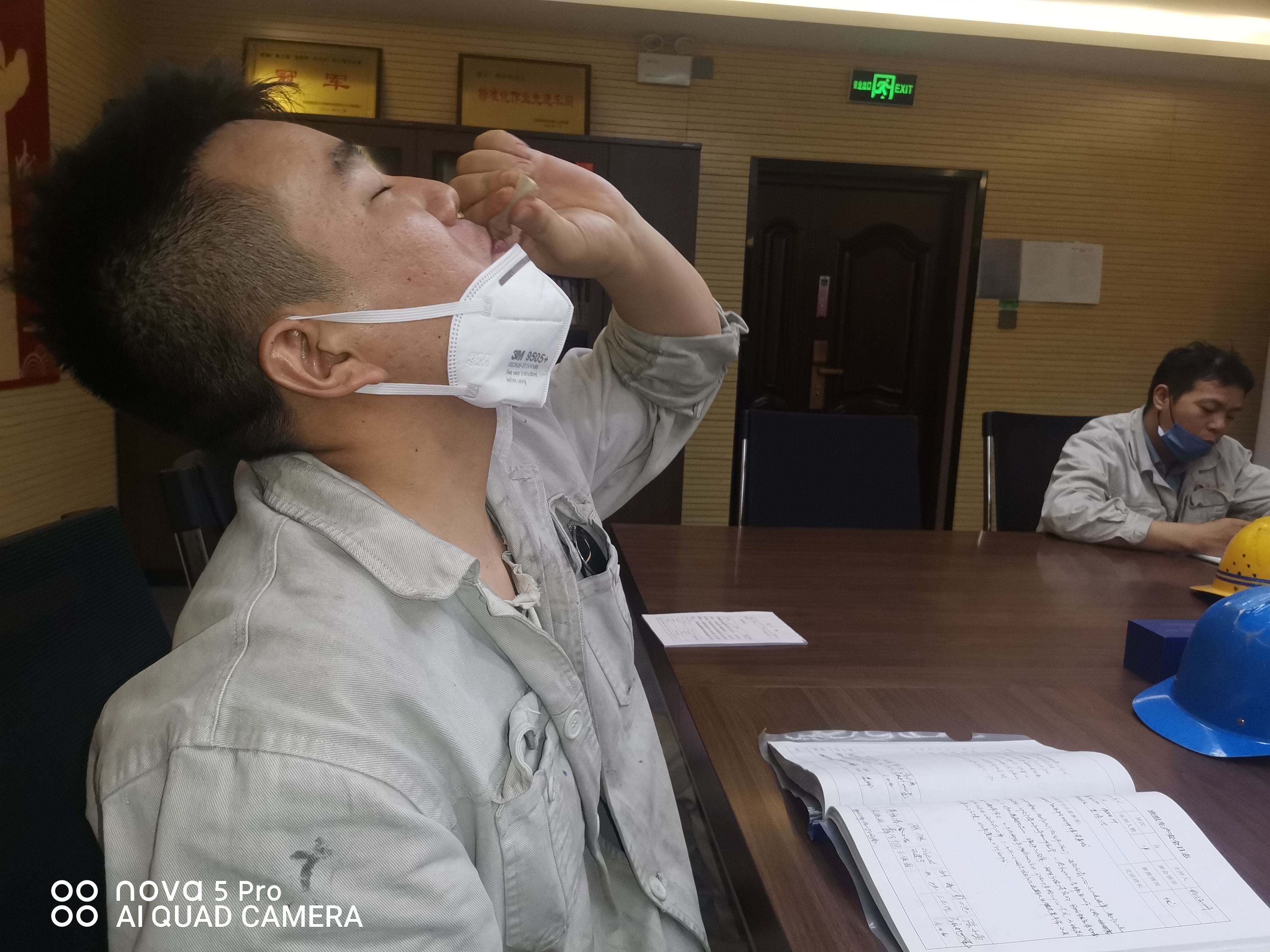 戰(zhàn)高溫,要看這群“斗獸士” 戰(zhàn)高溫,要看這群“斗獸士”