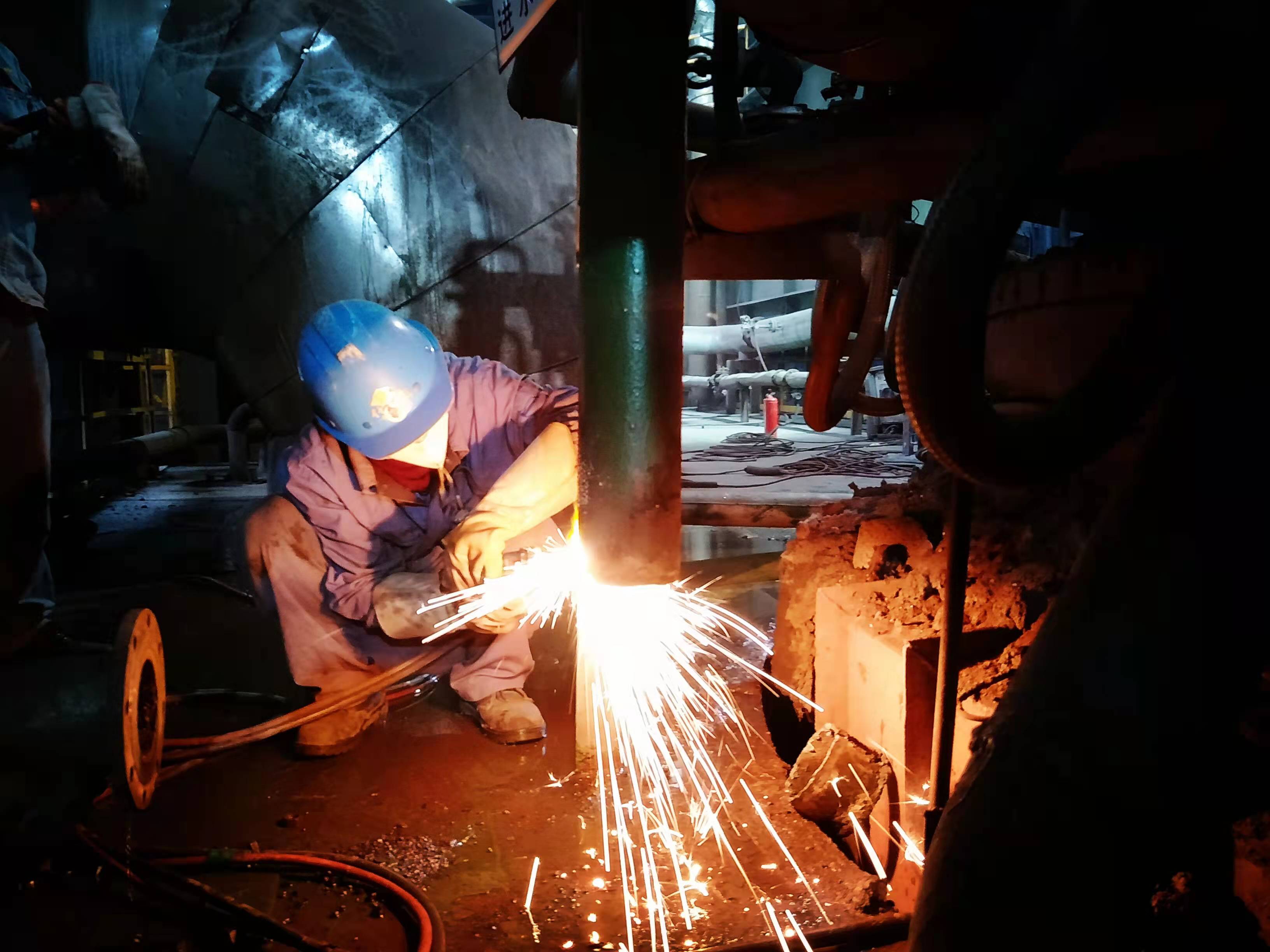 過緊日子,打好煉鋼生產“鐵算盤” 過緊日子,打好煉鋼生產“鐵算盤”