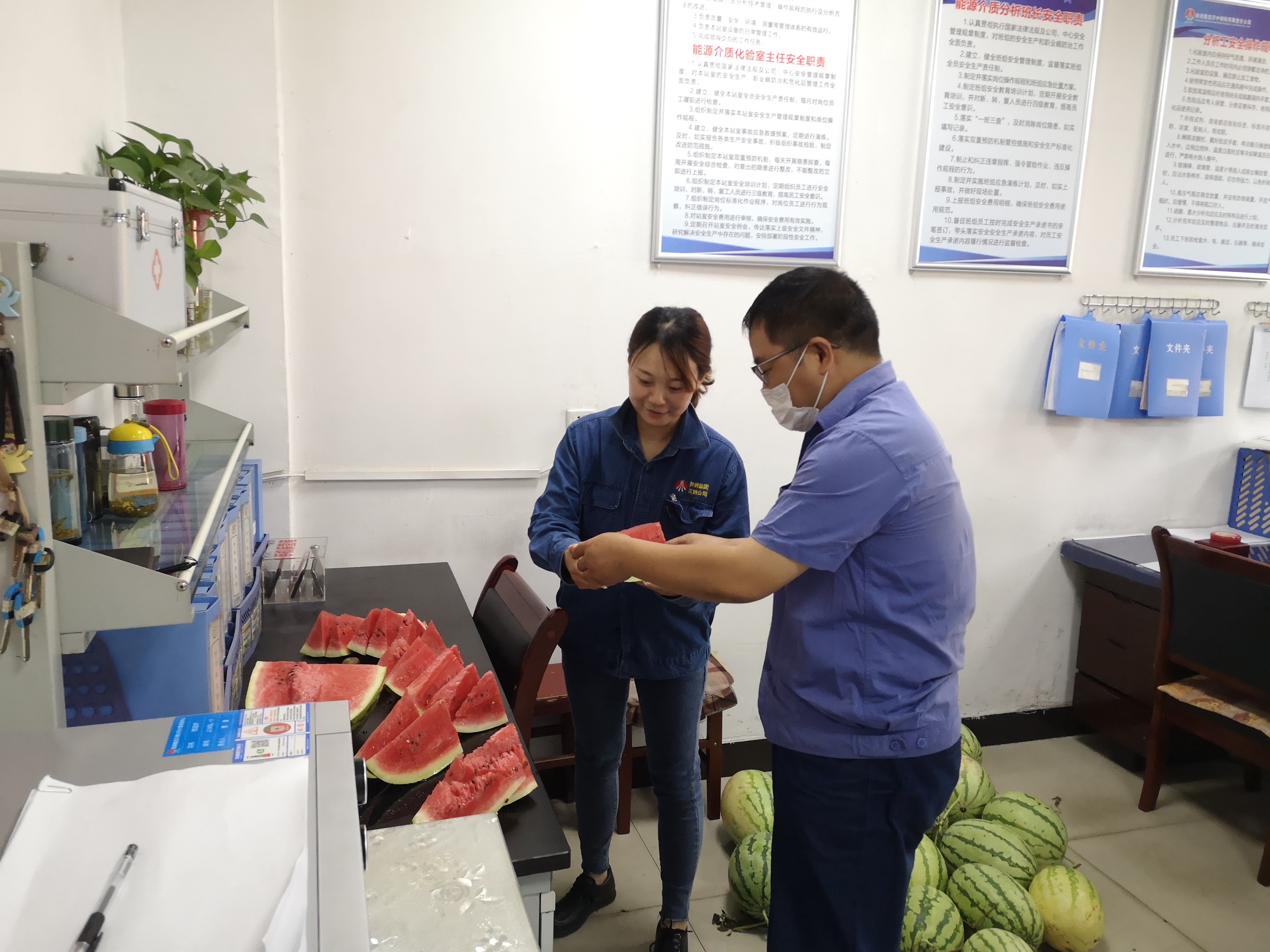 ����ζ���з���֮�£���������������֮��