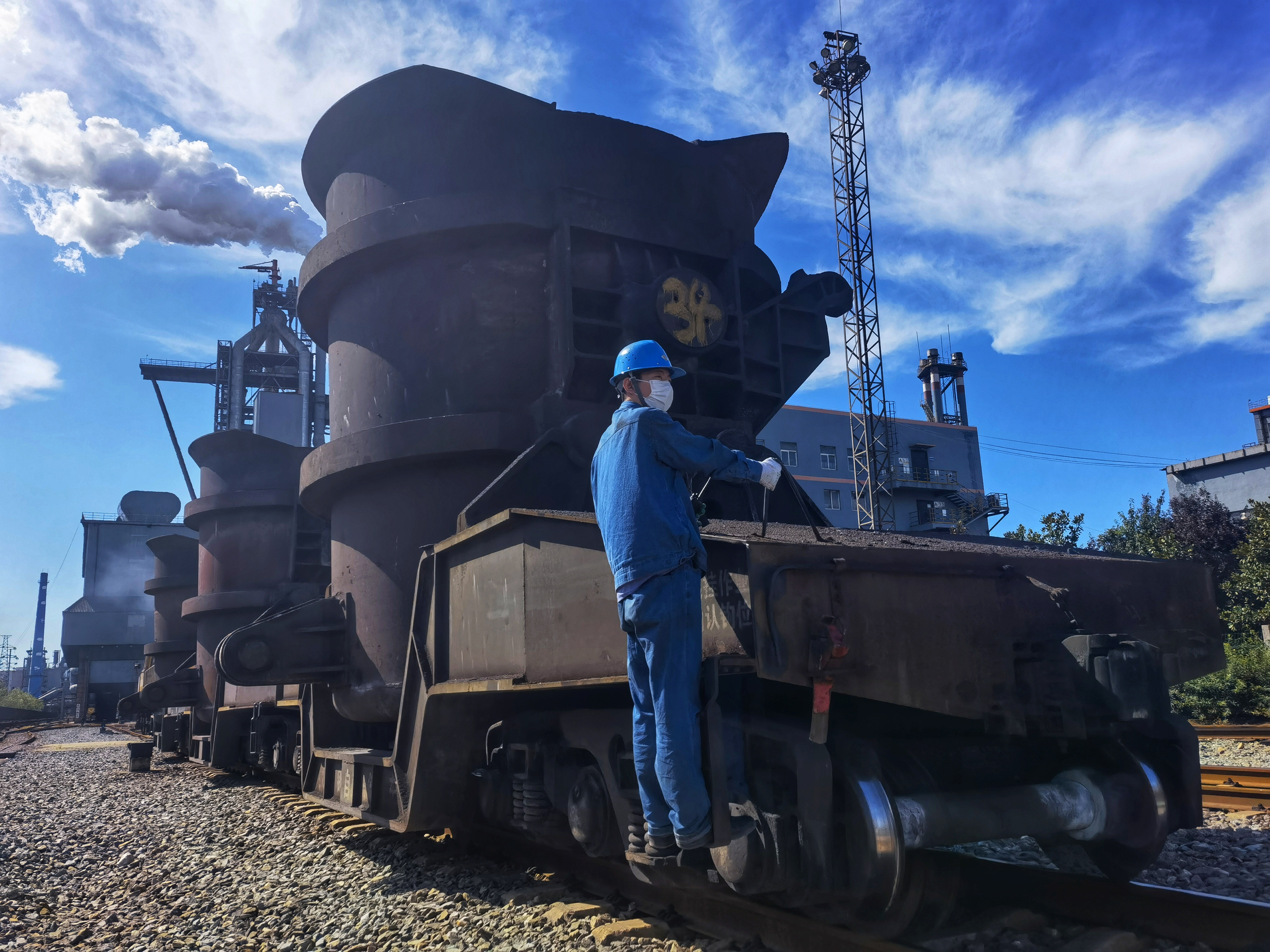 行走在“火海”上的最美逆行者