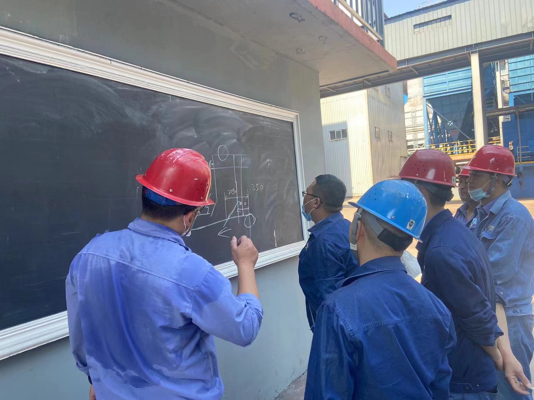 賦能人才梯隊建設，推動強企戰略落地