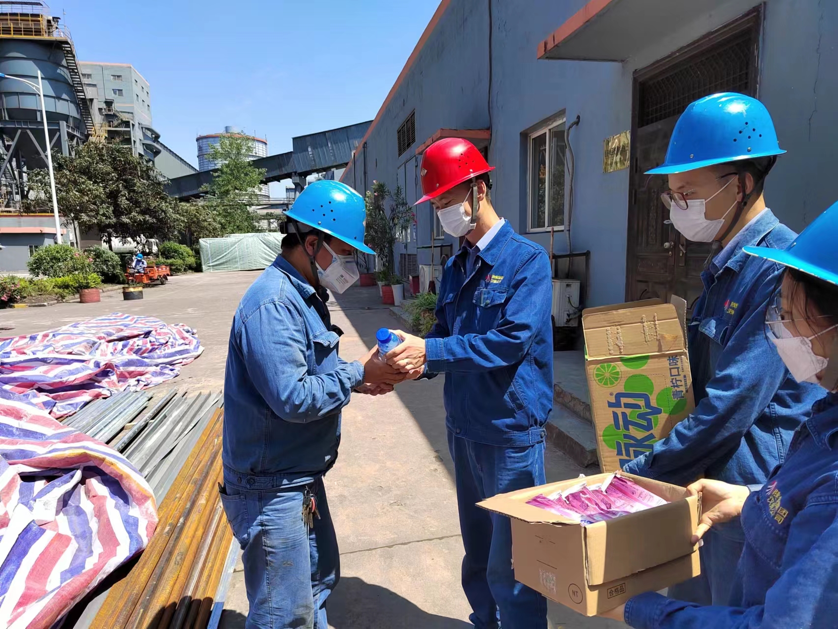 “多種身份”的青安崗員 “多種身份”的青安崗員