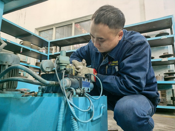 質(zhì)量月 看這些“藍領(lǐng)”匯聚成的靚麗“風(fēng)景線” 質(zhì)量月 看這些“藍領(lǐng)”匯聚成的靚麗“風(fēng)景線”