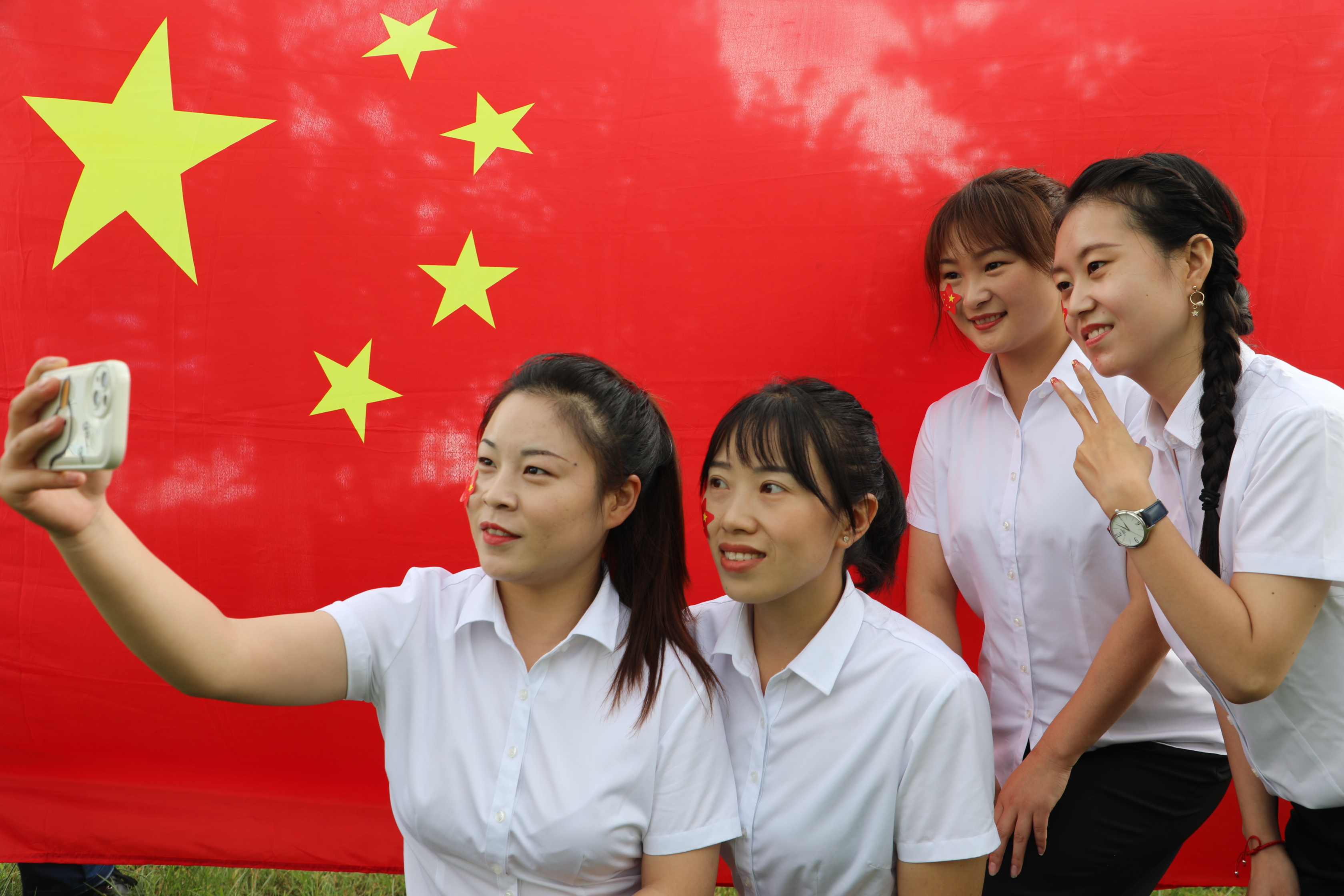 看到這抹“中國紅”，我們想說