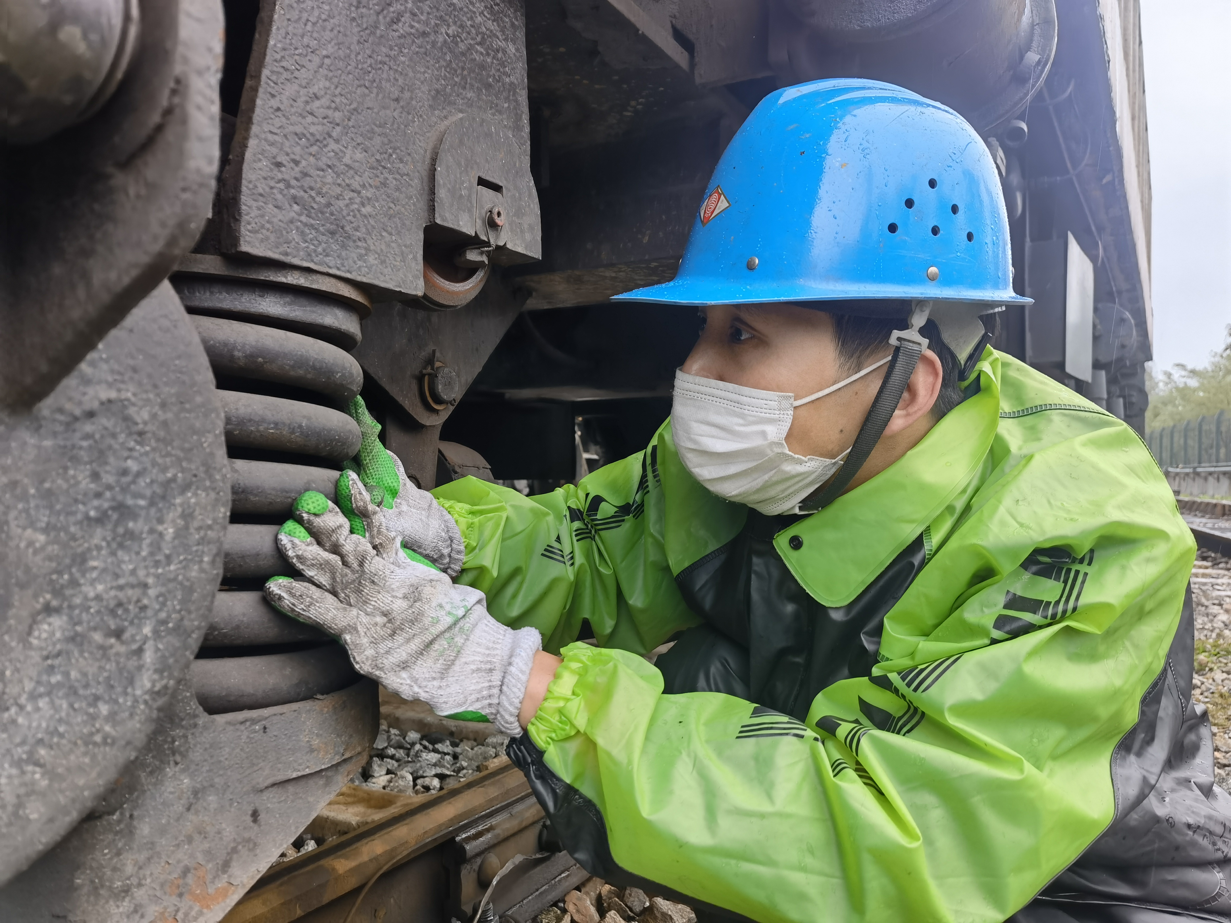 暴雨中“飛上飛下”的“編程師” 暴雨中“飛上飛下”的“編程師”