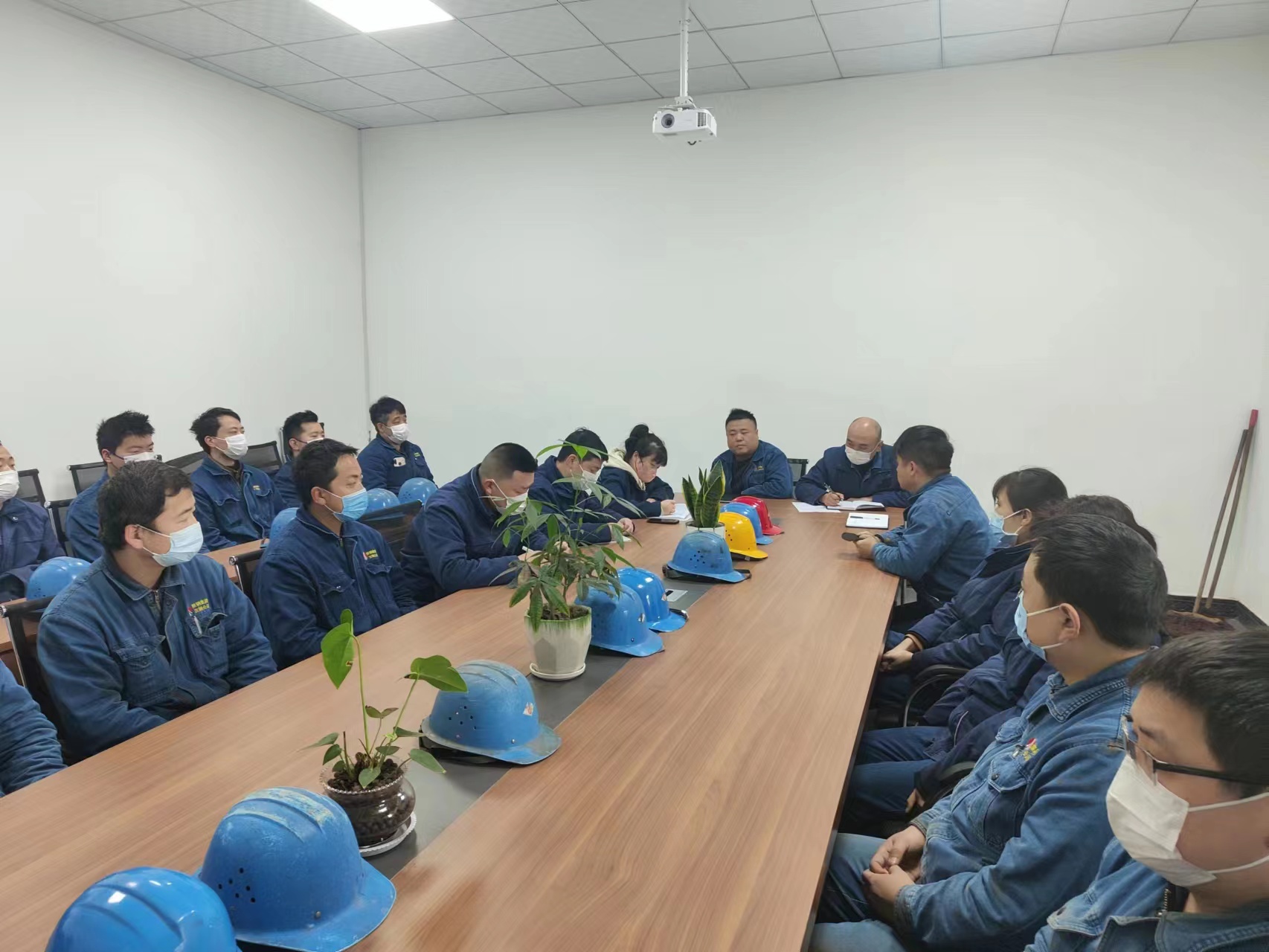 管理“瘦身” 為班組賦能 管理“瘦身” 為班組賦能