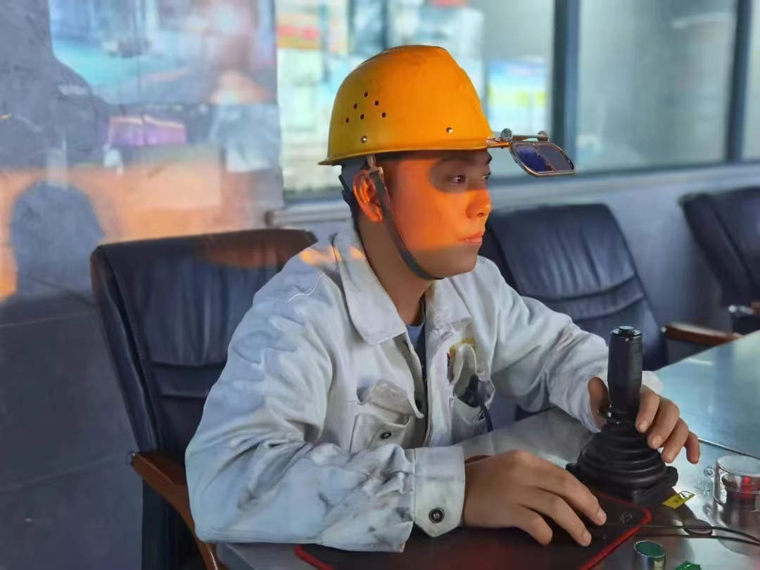 精打細(xì)算!煉鋼人過(guò)好“降本小日子” 精打細(xì)算!煉鋼人過(guò)好“降本小日子”