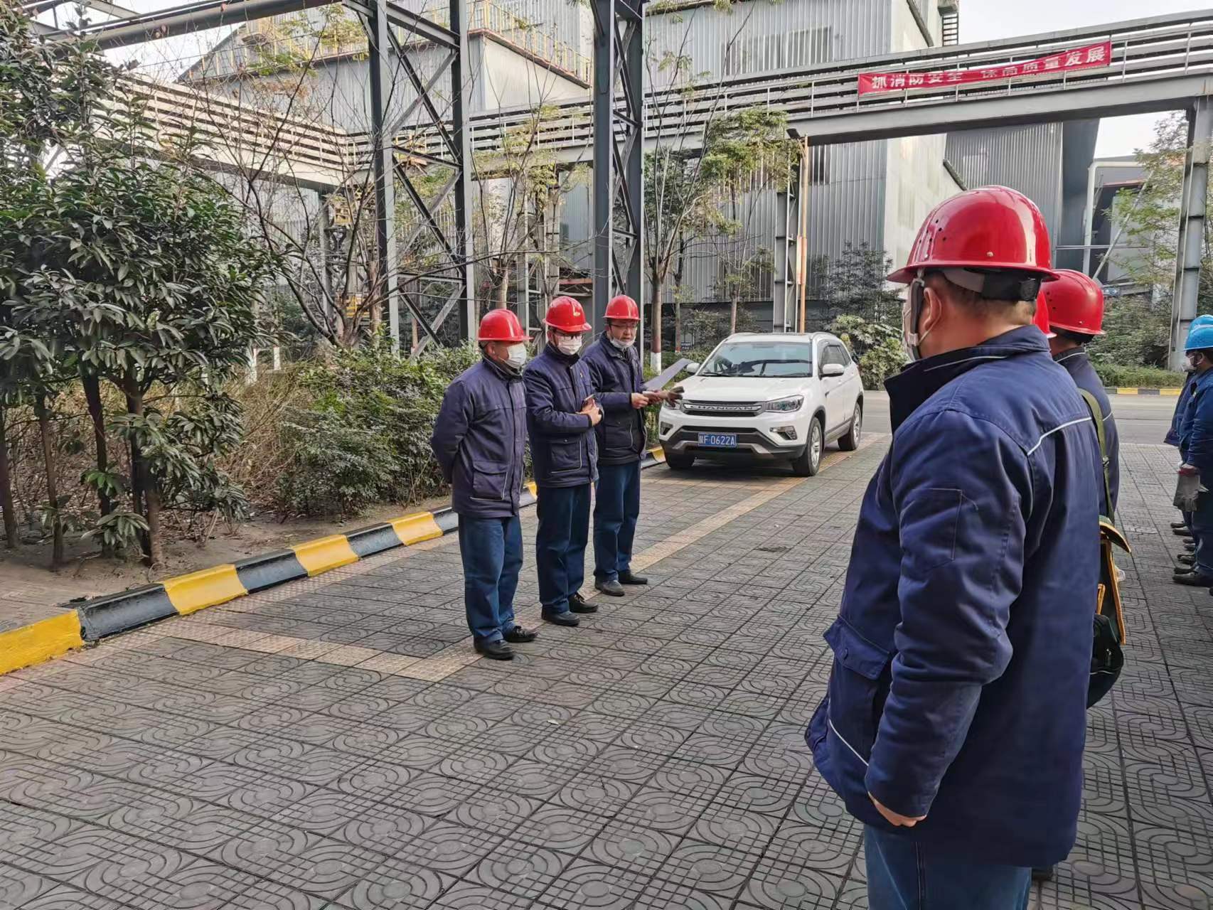 抓生產(chǎn)趕進度 沖刺全年目標任務