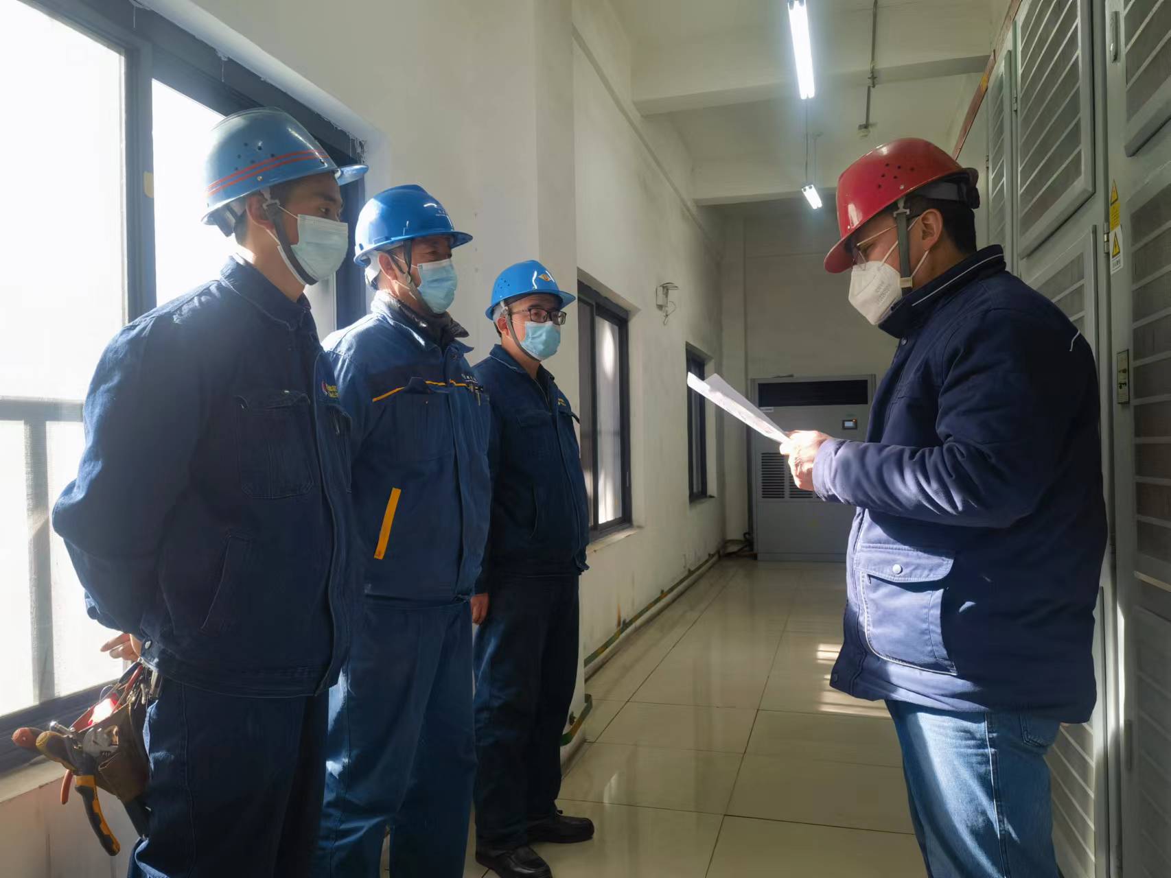 把“黨員”身份亮在生產(chǎn)一線 把“黨員”身份亮在生產(chǎn)一線