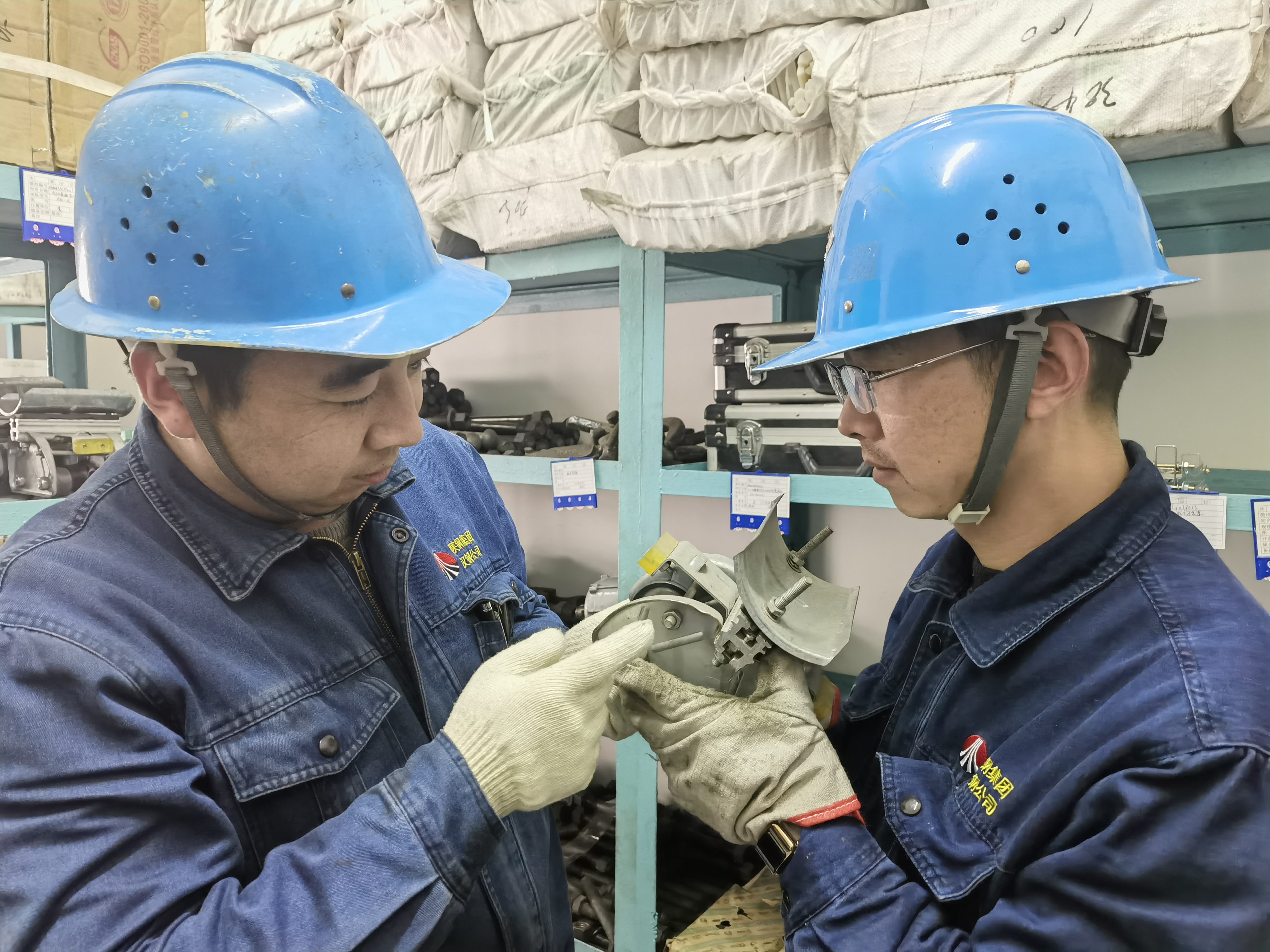 與光同行,映照青春“星火”長(zhǎng)明 與光同行,映照青春“星火”長(zhǎng)明