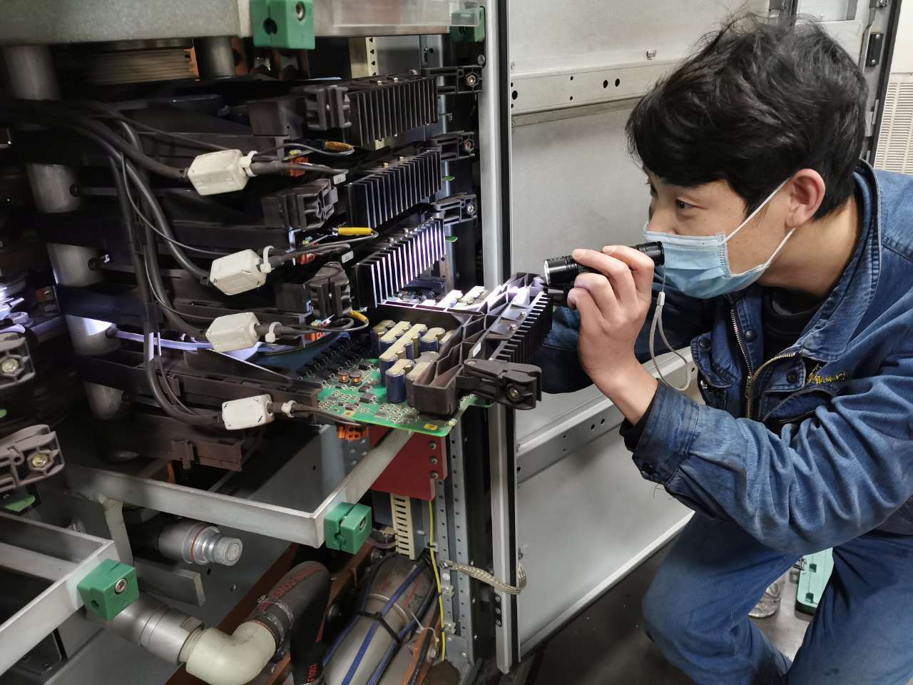 �O�½���  ܈䓏S����е�