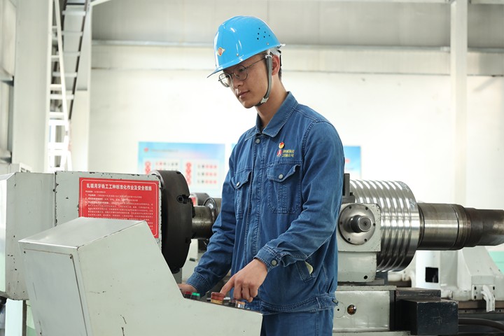 做自己的光 溫暖而有力量 ——記2022年度全國鋼鐵行業“優秀共青團員”姚堯 做自己的光 溫暖而有力量 ——記2022年度全國鋼鐵行業“優秀共青團員”姚堯