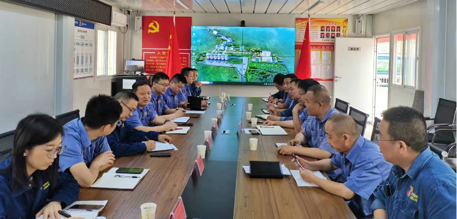 現場調研解難題 全力以赴提效能！ 周永平到中厚板廠、雙石礦業公司進行專題調研