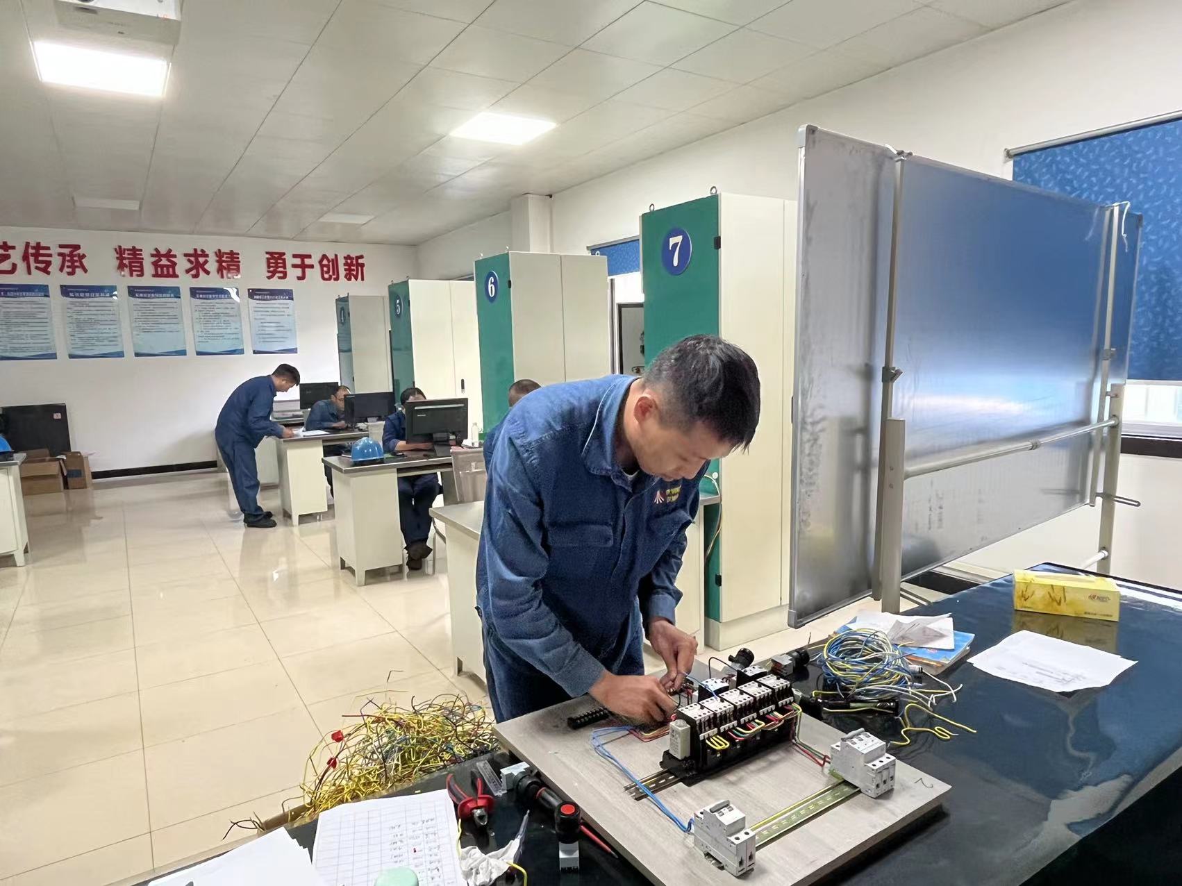 ��������Y�T�����O���������������������|�F�