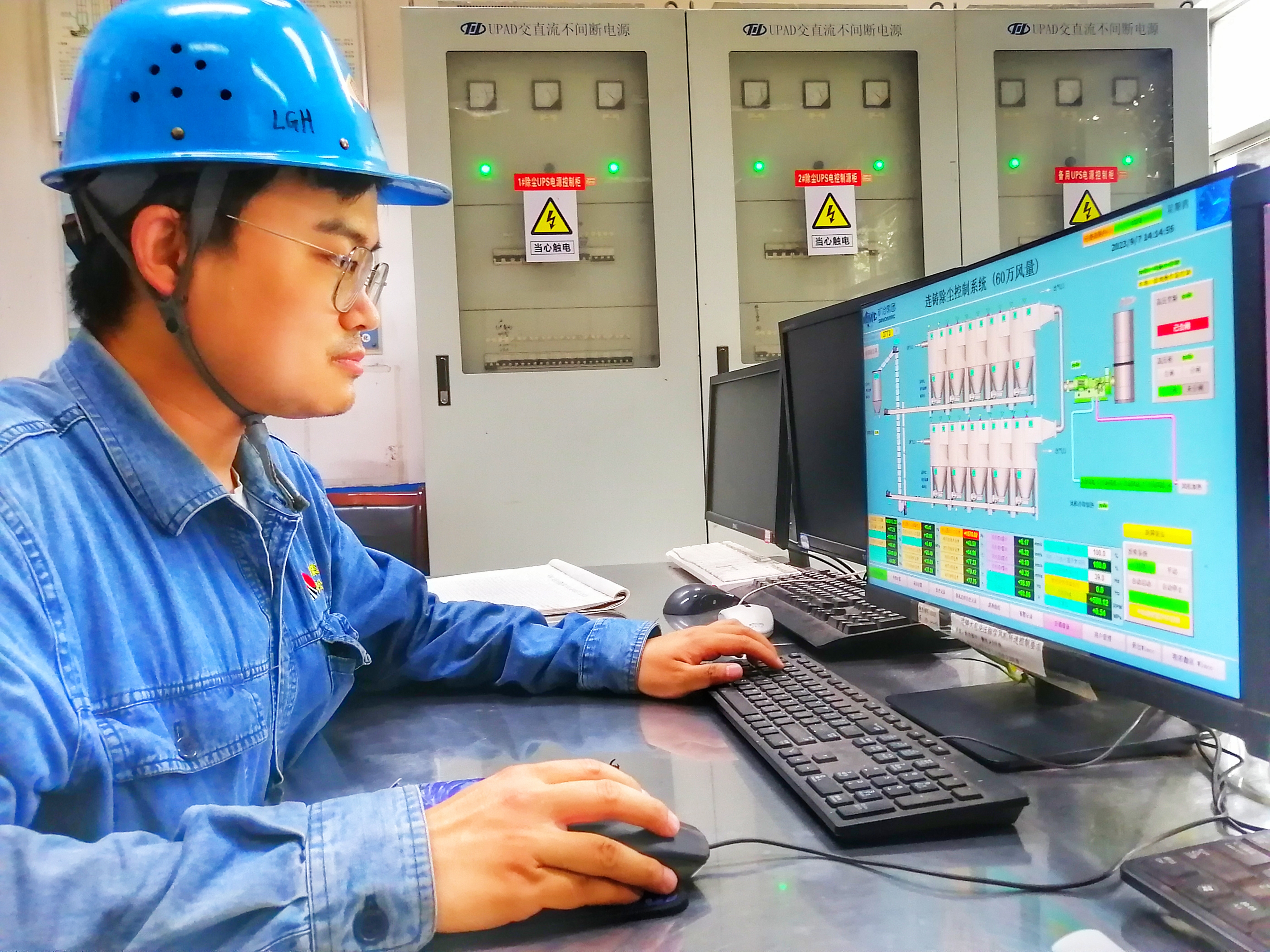 我的同事是“多面手” 我的同事是“多面手”