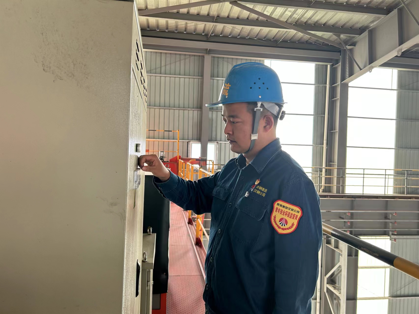 以青春之誓言 筑安全之基石  ——記2022 年度全國鋼鐵行業“青安杯“競賽最佳青年安全監督崗崗長劉佳佳