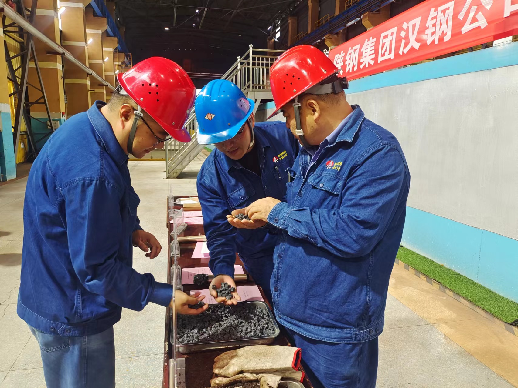 來看，鏡頭里的“百日安全”