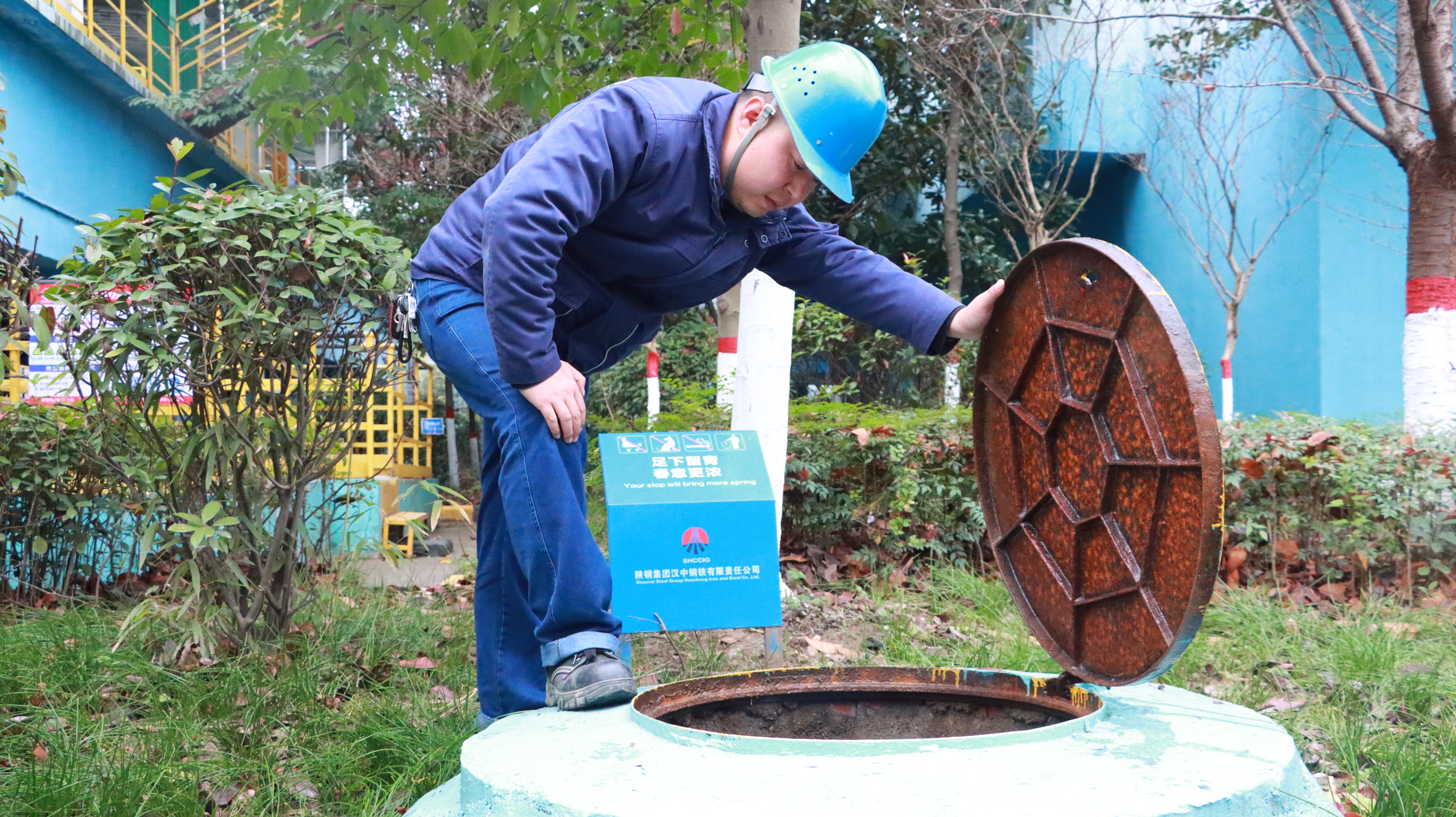 “冷”風中的“暖”身影 ---寒潮下的鋼城一線見聞