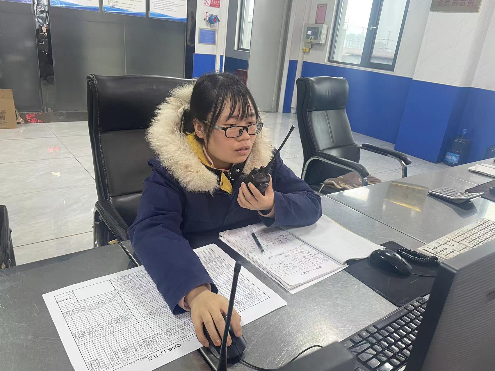 崗位上，臘梅花開香正濃