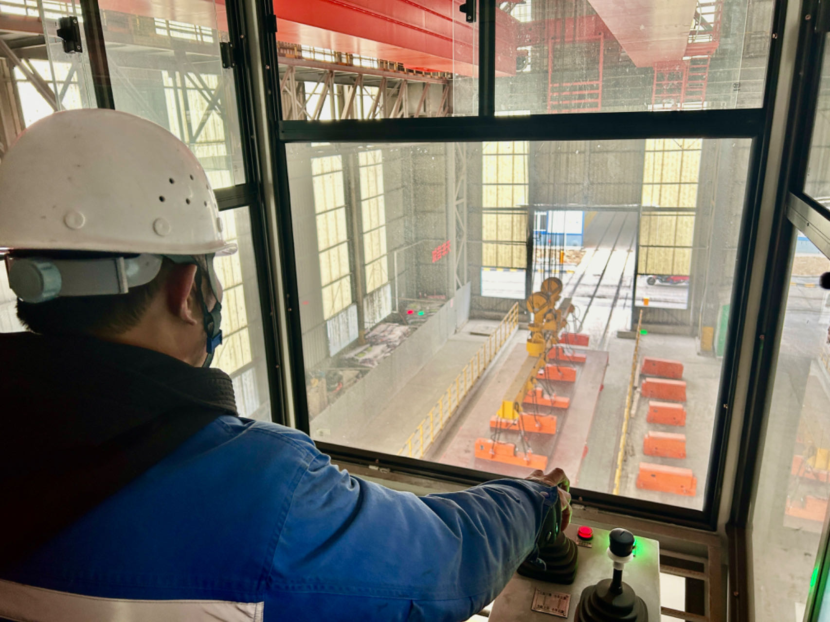 鋼城里的“手”護(hù)者 鋼城里的“手”護(hù)者