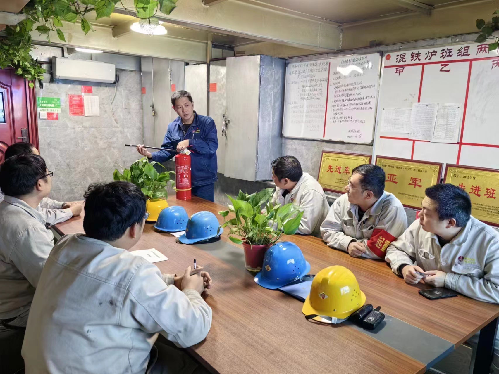 風雨同舟 奮勇當先 打造“硬核”團隊 風雨同舟 奮勇當先 打造“硬核”團隊