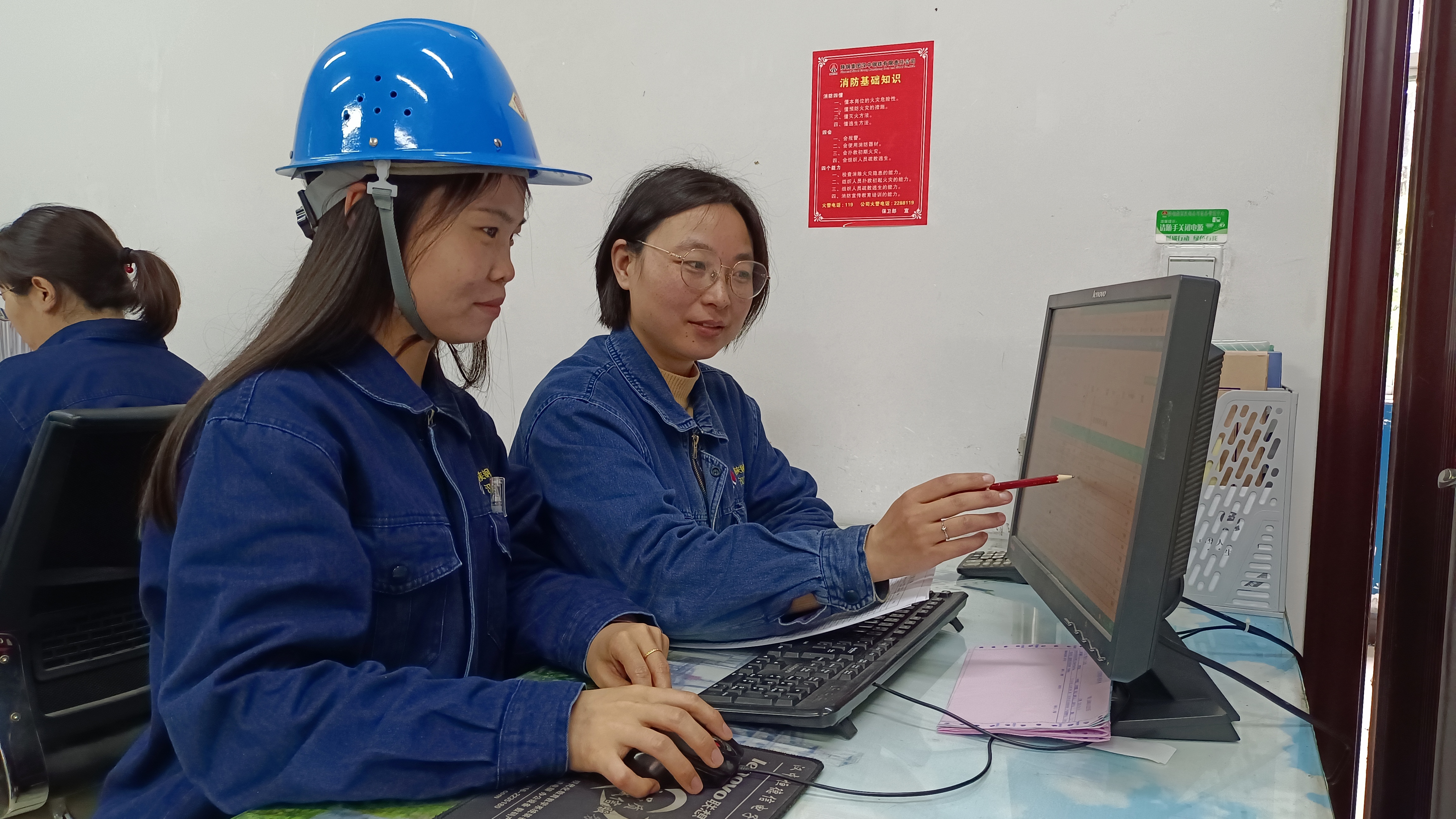 黨建聯建共建 走出降低機旁庫存新路子 黨建聯建共建 走出降低機旁庫存新路子