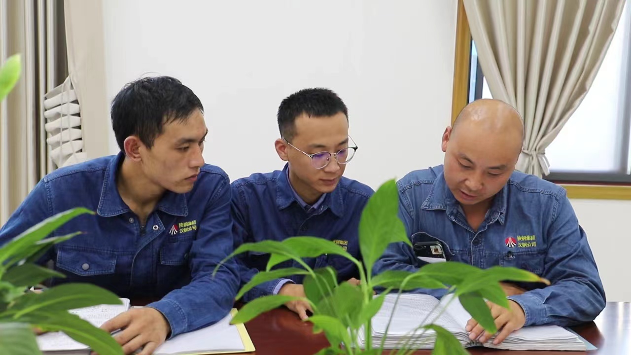 匠“新”會聚 奏響職工創效“最強音” 匠“新”會聚 奏響職工創效“最強音”