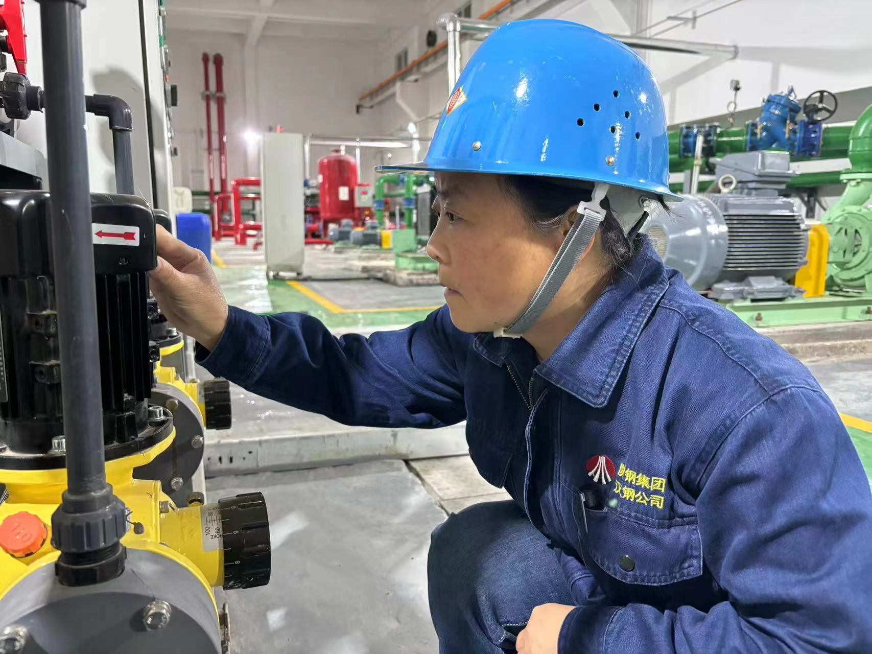 熱辣滾燙的軋鋼“娘子軍”“颯”出圈! 熱辣滾燙的軋鋼“娘子軍”“颯”出圈!