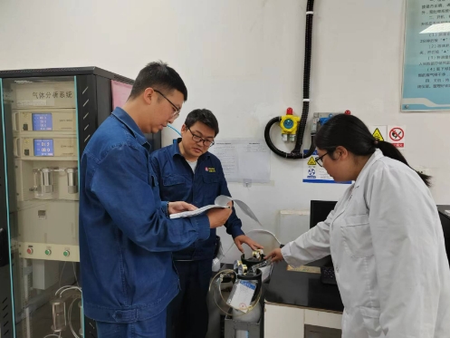 調(diào)配“消暑套餐” 確保職工安全度夏 調(diào)配“消暑套餐” 確保職工安全度夏