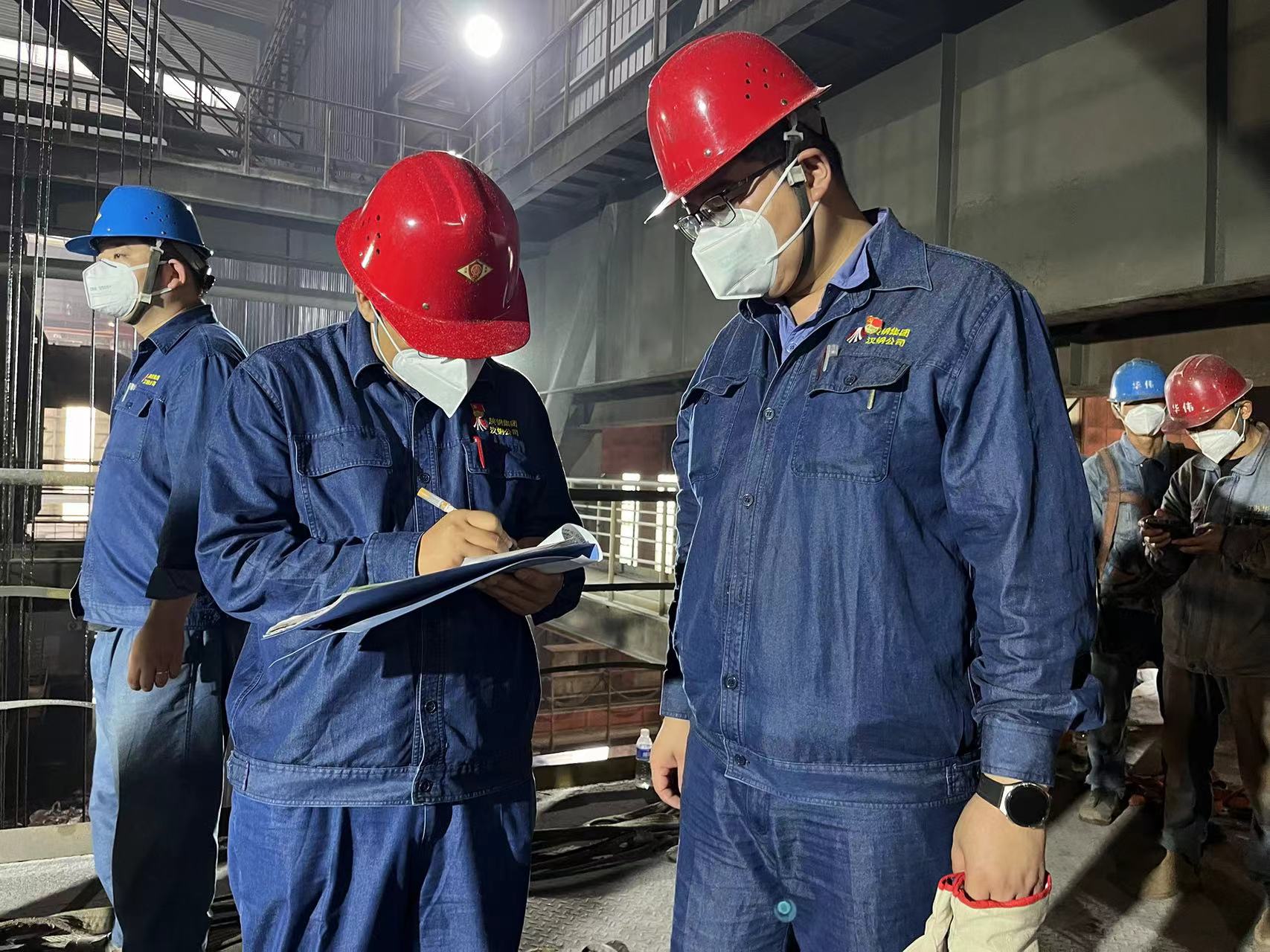 迎戰(zhàn)“秋老虎”熱辣滾燙檢修忙 迎戰(zhàn)“秋老虎”熱辣滾燙檢修忙