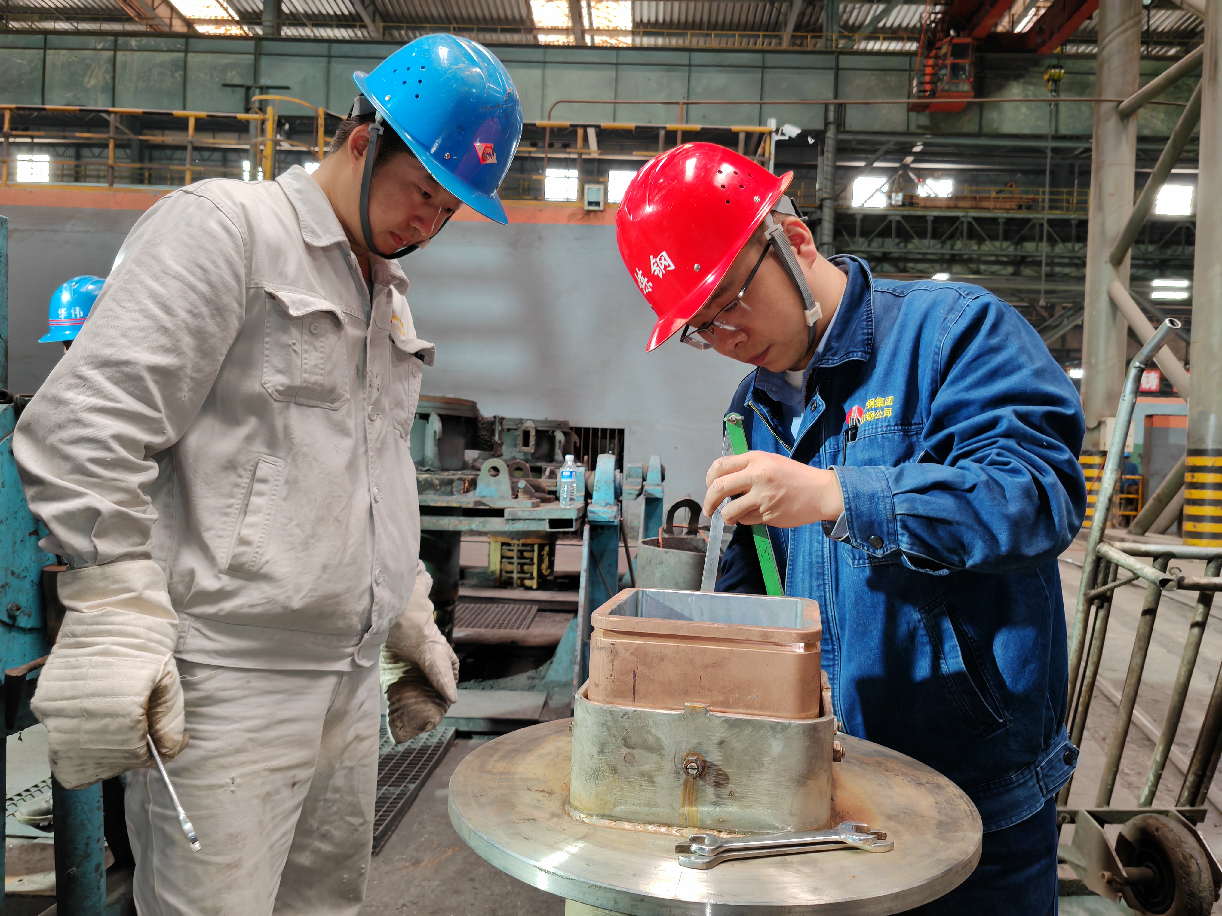 砥礪奮進碩果豐 斗志昂揚譜新篇 砥礪奮進碩果豐 斗志昂揚譜新篇