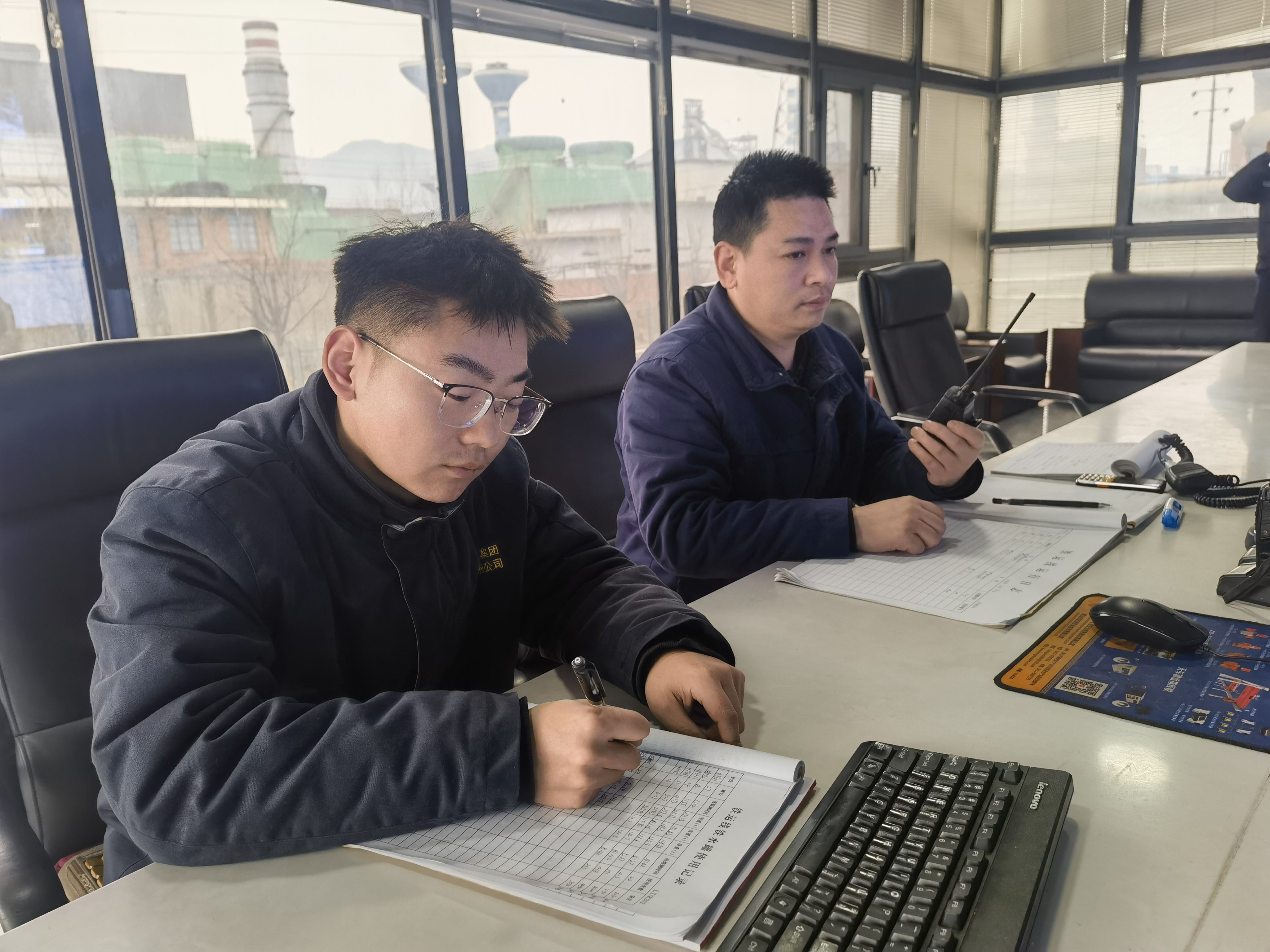 奮斗不“打烊”!這是一場與新春的雙向奔赴~ 奮斗不“打烊”!這是一場與新春的雙向奔赴~