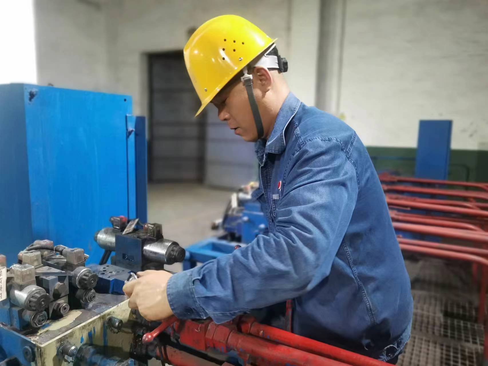 春潮涌動 奏響奮勇向前“春之曲”