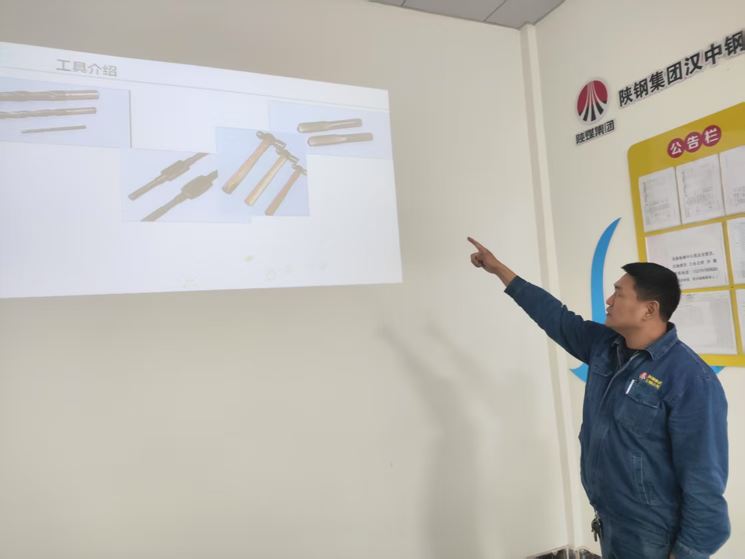 扎根基層解難題 “青”力而為顯擔當 扎根基層解難題 “青”力而為顯擔當