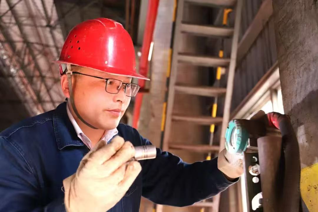 肖玉慶:深耕設備革新的匠心勞模 肖玉慶:深耕設備革新的匠心勞模