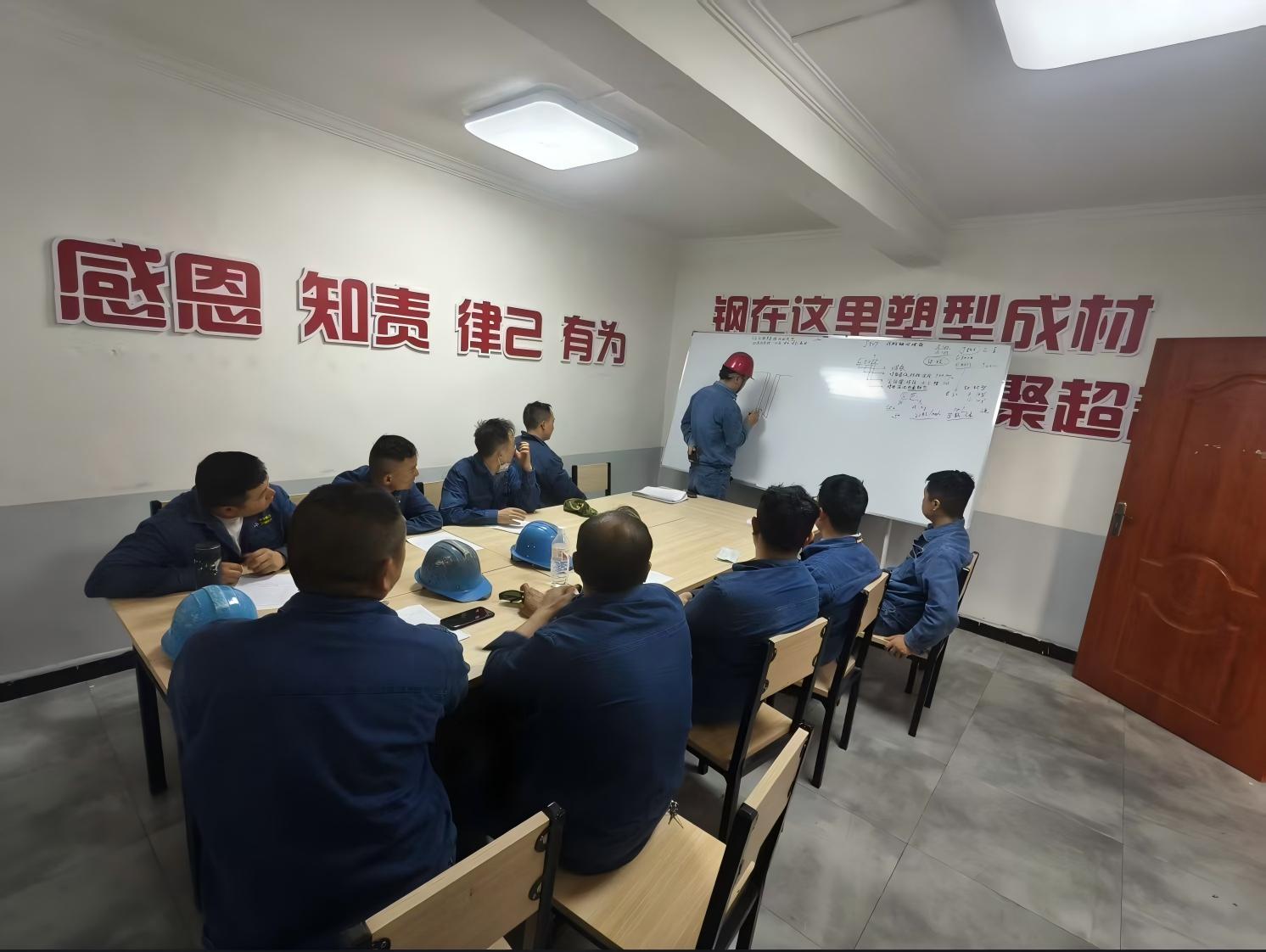 千方百“技”育“匠”才 —漢鋼公司焊工專班技能提升工程全面啟動 千方百“技”育“匠”才 —漢鋼公司焊工專班技能提升工程全面啟動