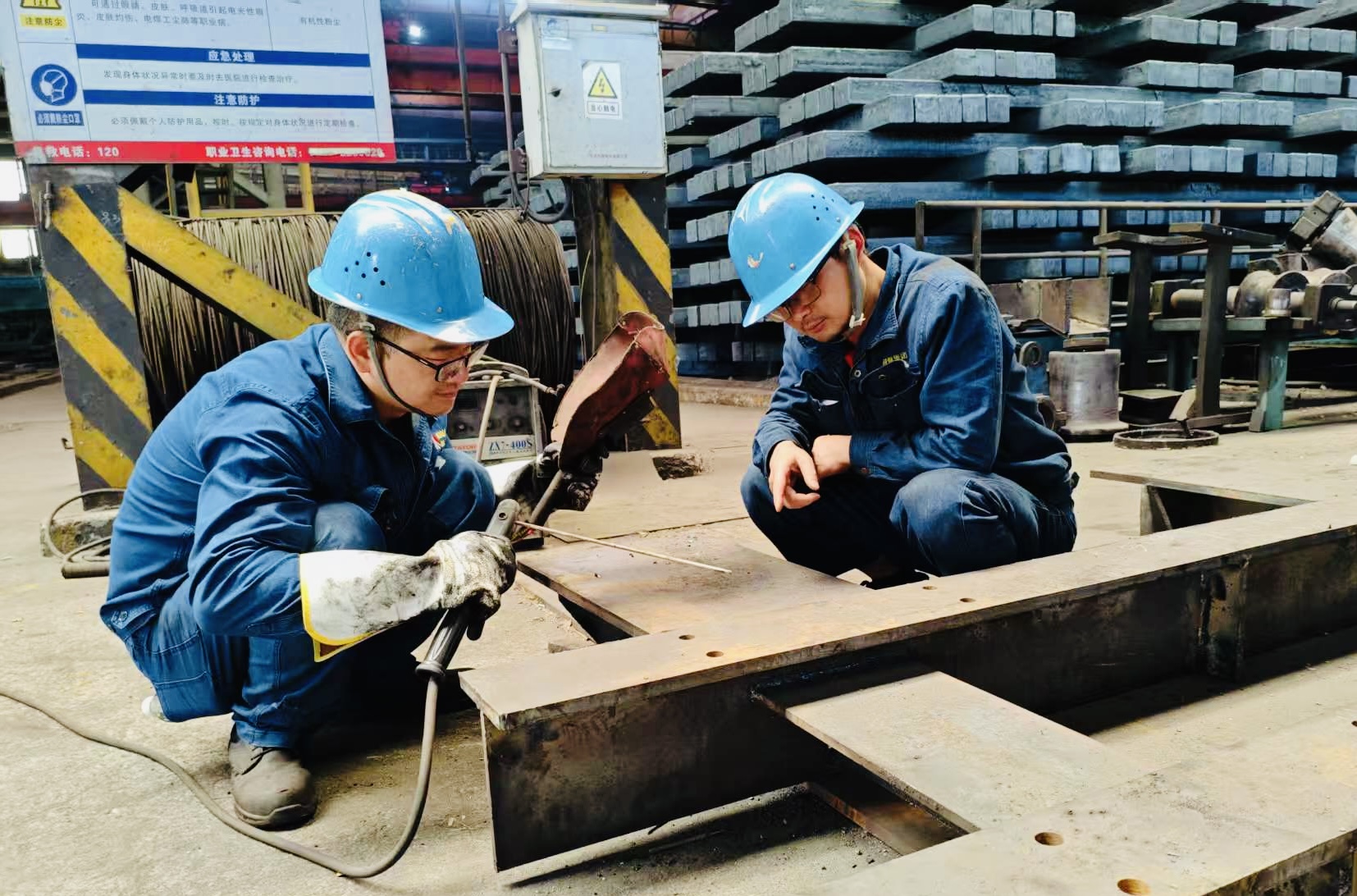 14年磨礪,毫厘之間顯匠心 -記陜鋼集團2023-2024年度第三屆“陜鋼工匠”朱卯 14年磨礪,毫厘之間顯匠心 -記陜鋼集團2023-2024年度第三屆“陜鋼工匠”朱卯