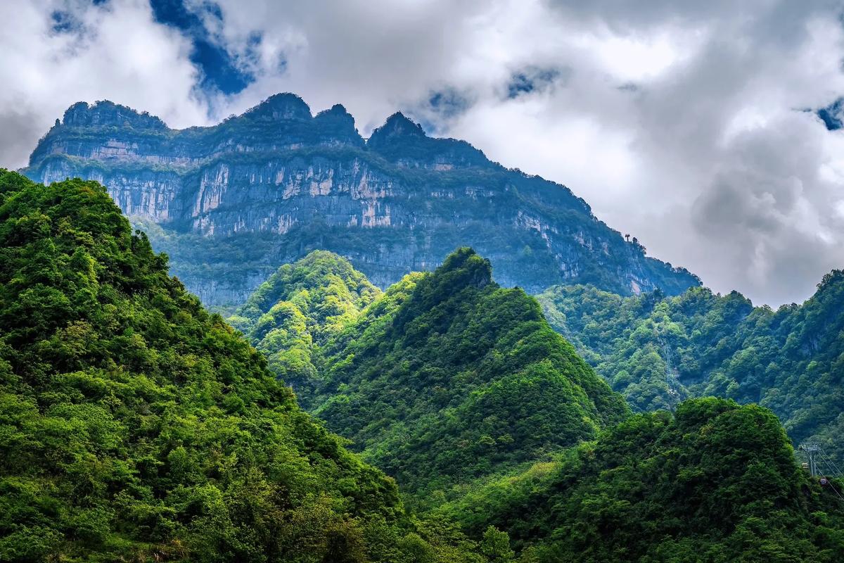 雨中漫步龍頭山