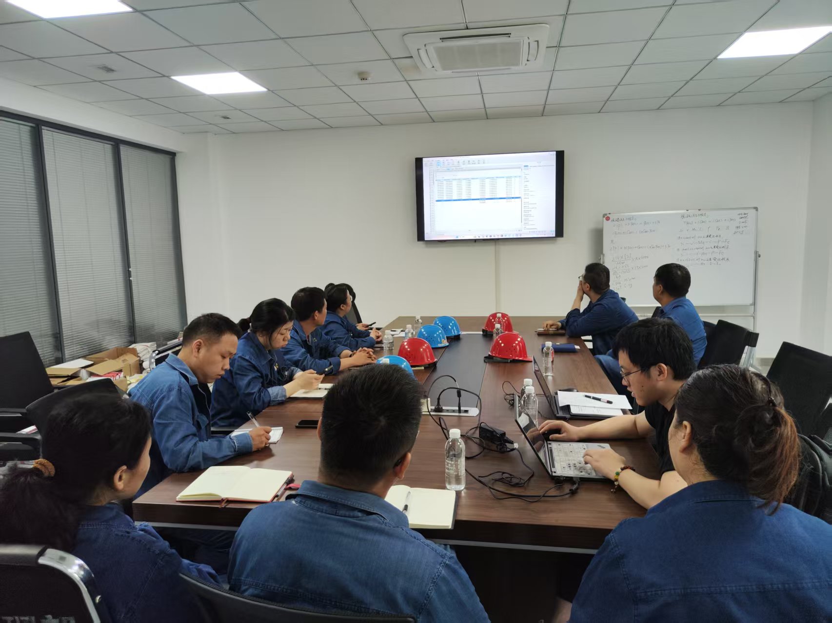 秋來干勁足,加速推進設備重點項目攻堅 秋來干勁足,加速推進設備重點項目攻堅