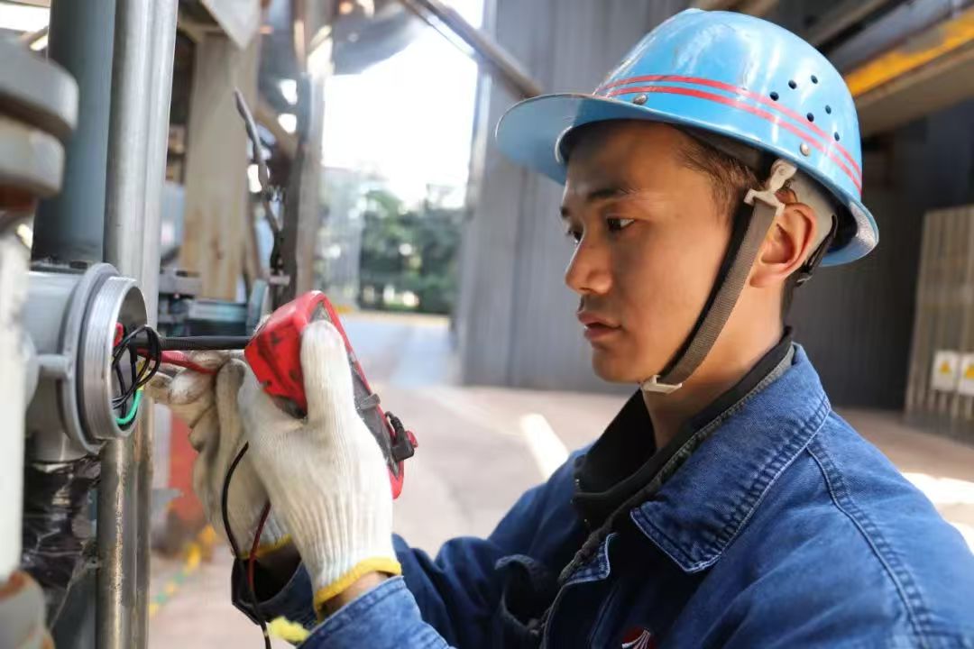 “改造三板斧”:為生產加裝“安全閥”與“增效器” “改造三板斧”:為生產加裝“安全閥”與“增效器”